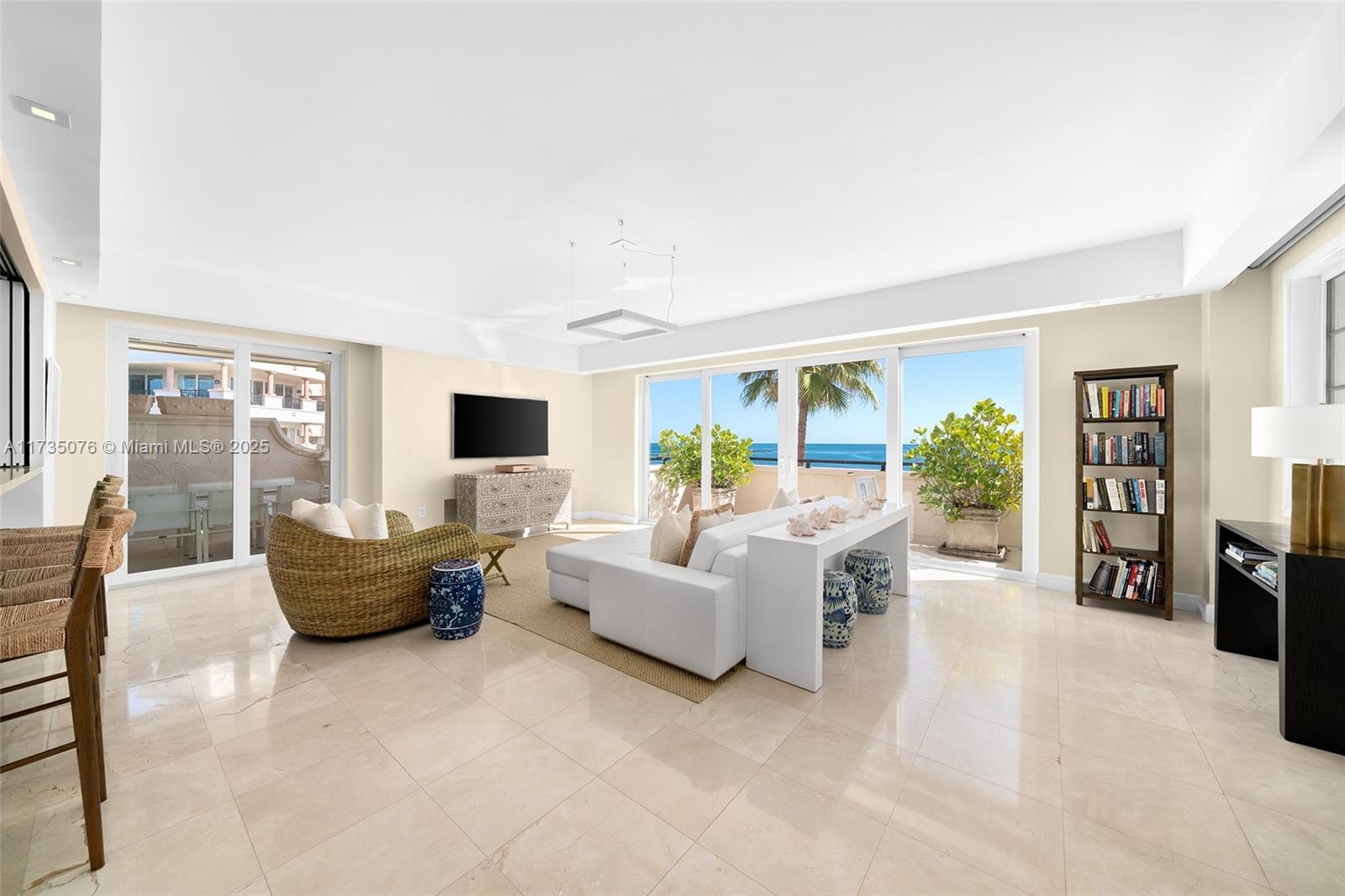 FISHER ISLAND - Residential