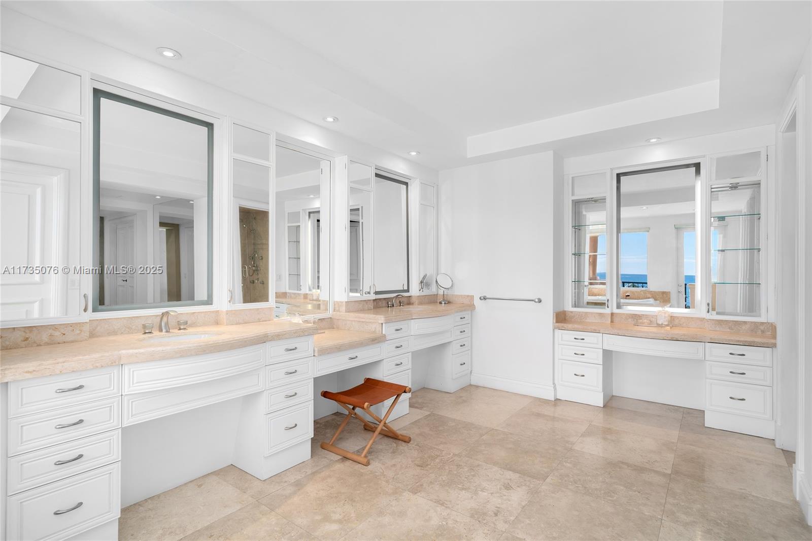 FISHER ISLAND - Residential