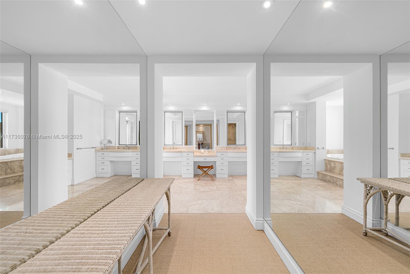 FISHER ISLAND - Residential