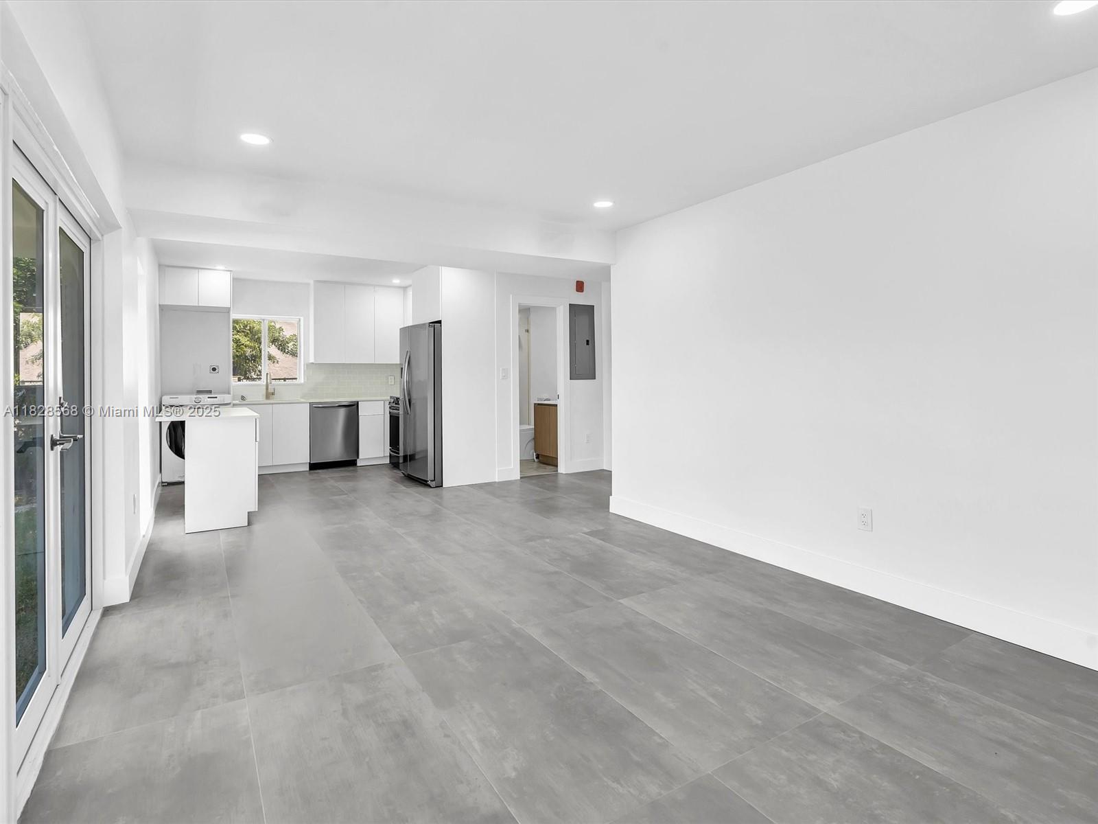 11900 N Bayshore Dr 1-8