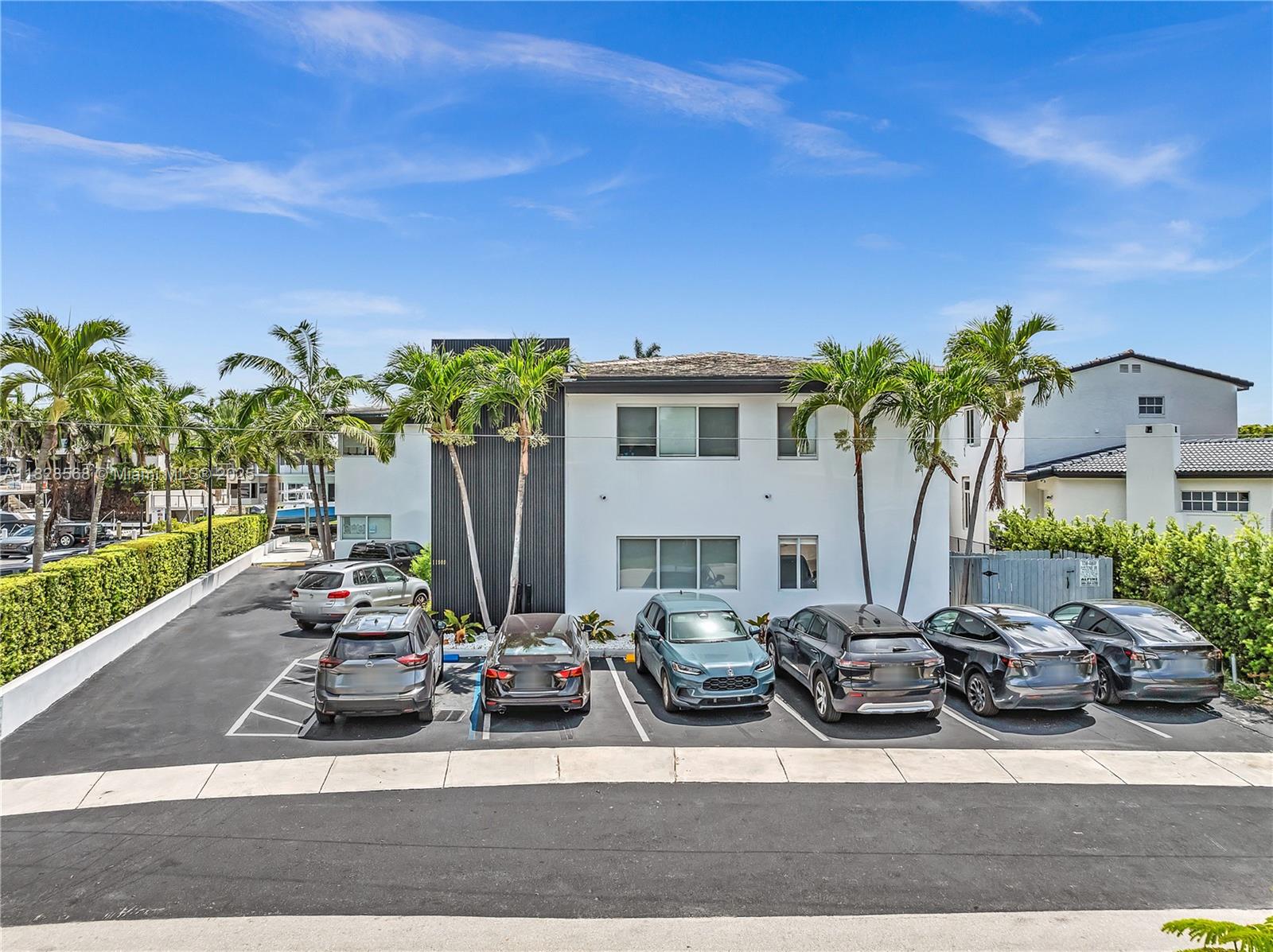 11900 N Bayshore Dr 1-8