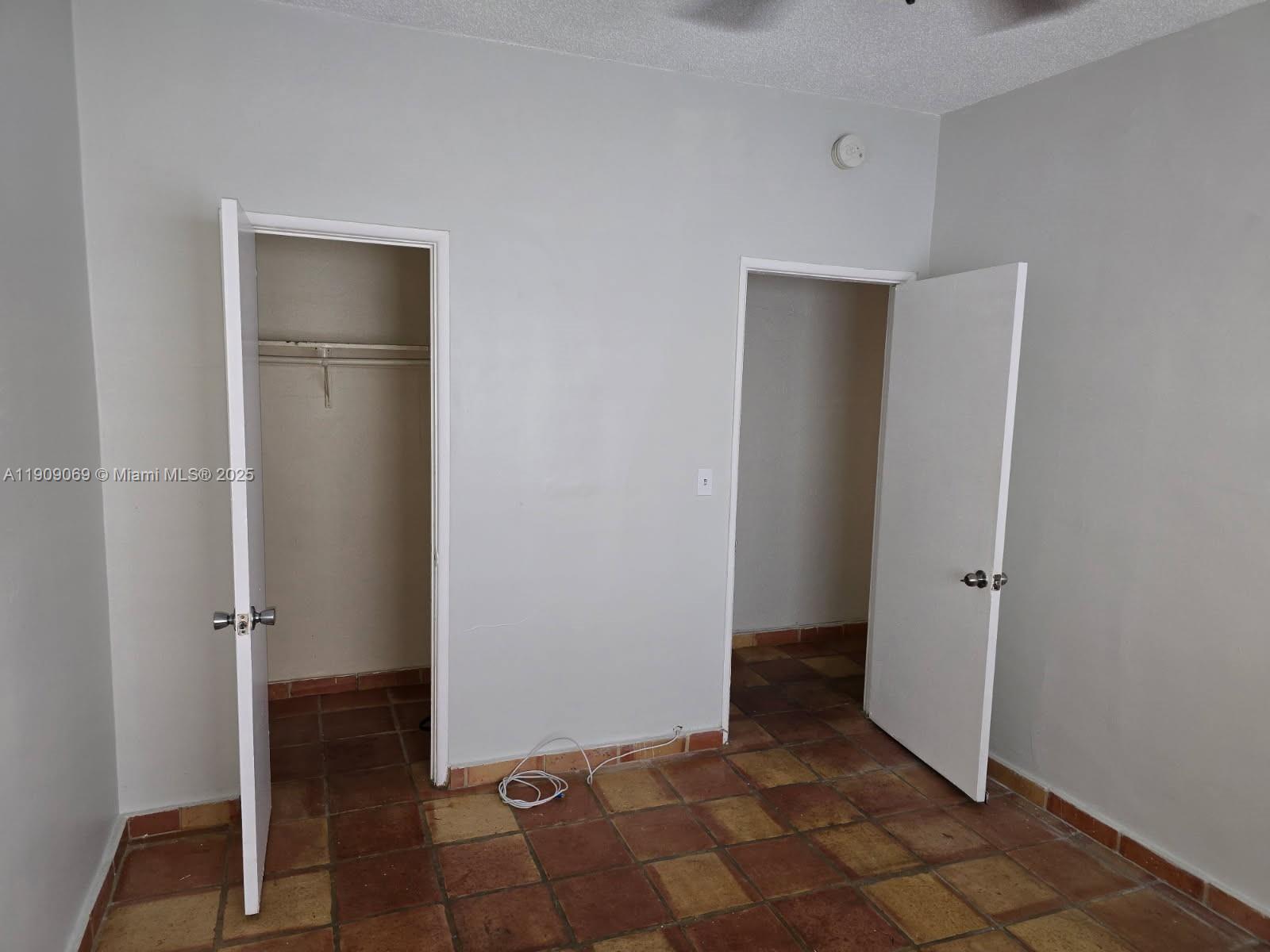 CARMEL VILLAS CONDO - Residential Lease