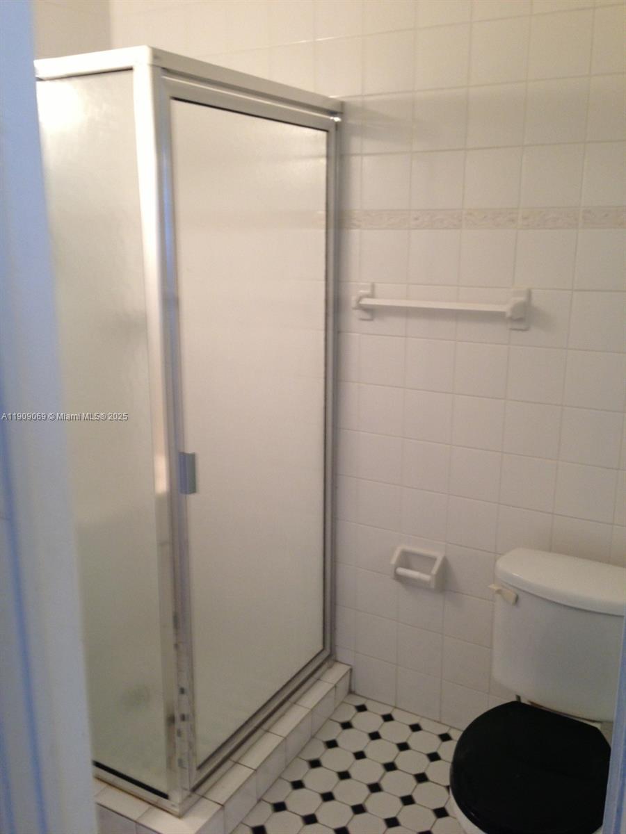 CARMEL VILLAS CONDO - Residential Lease