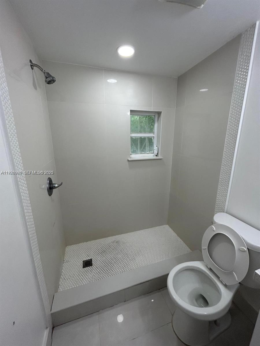 NORTHERN BLVD TRACK - Residential Lease