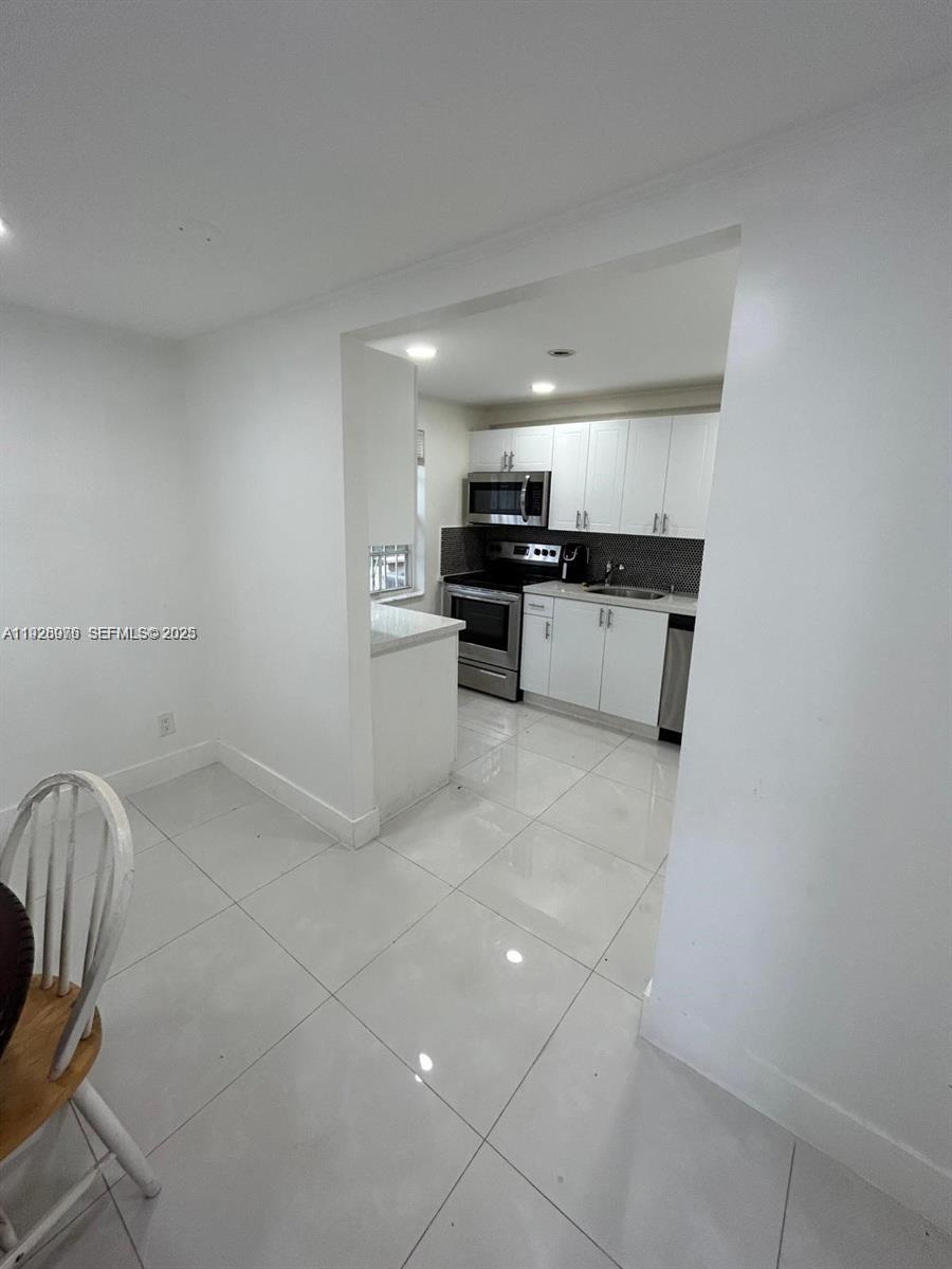 NORTHERN BLVD TRACK - Residential Lease