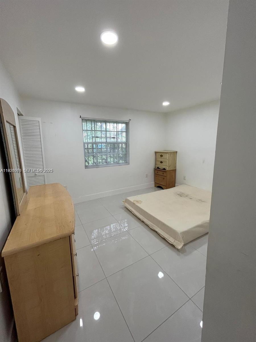 NORTHERN BLVD TRACK - Residential Lease