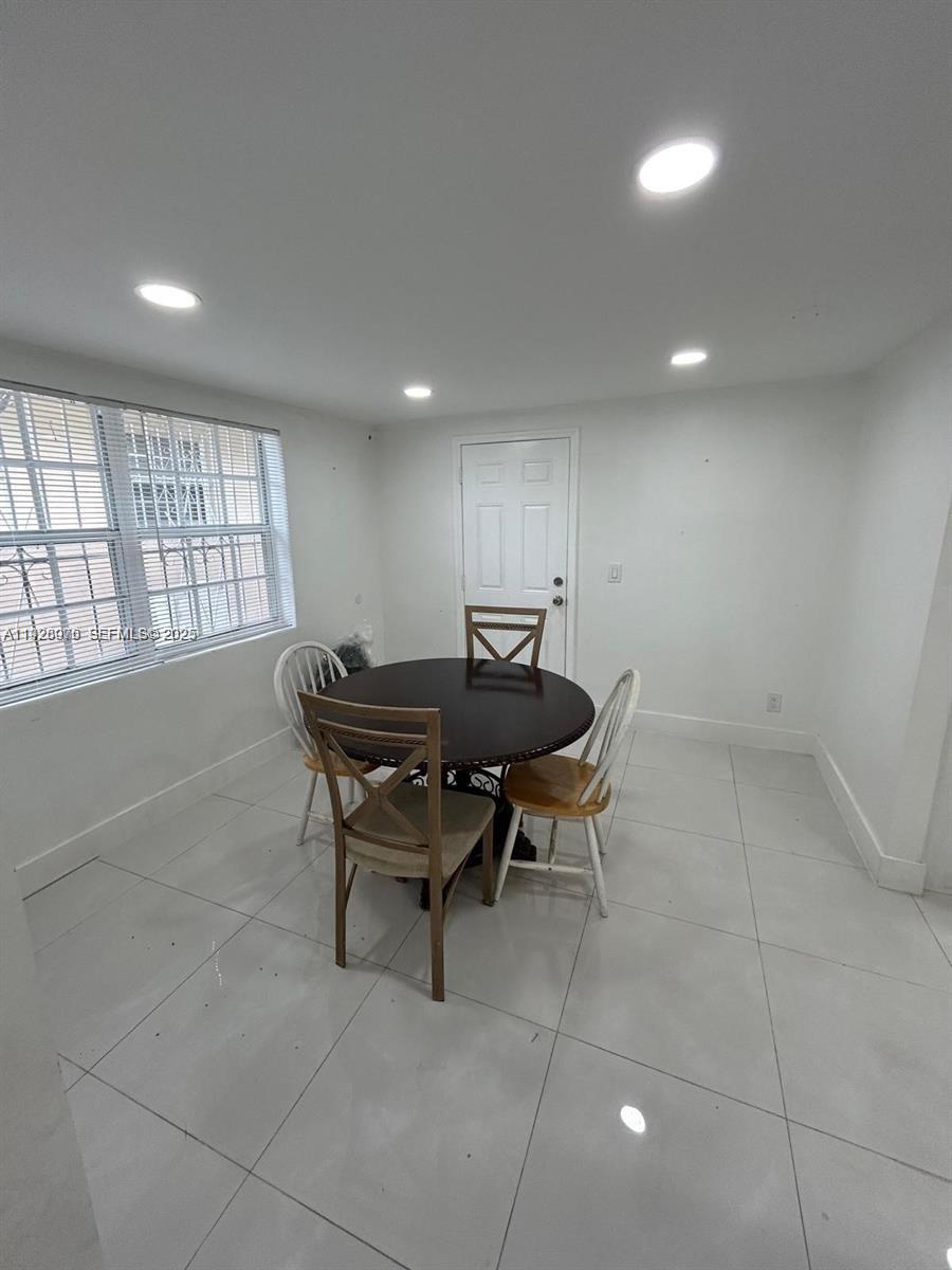 NORTHERN BLVD TRACK - Residential Lease