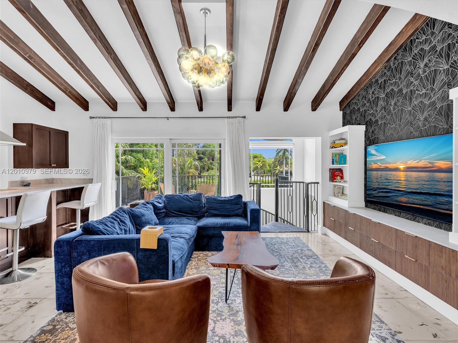 VICTORIA HIGHLANDS - Residential
