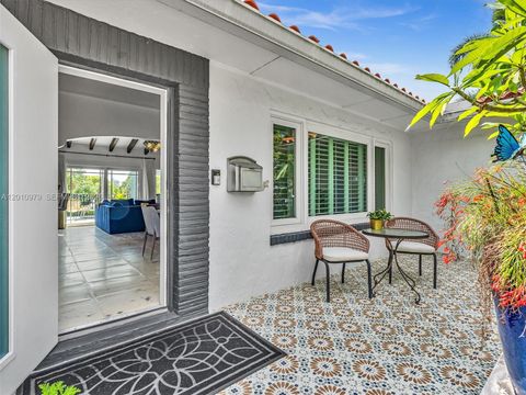 Tiny photo for 744 NE 18th Ave, Fort Lauderdale, FL 33304 (MLS # A12010979)
