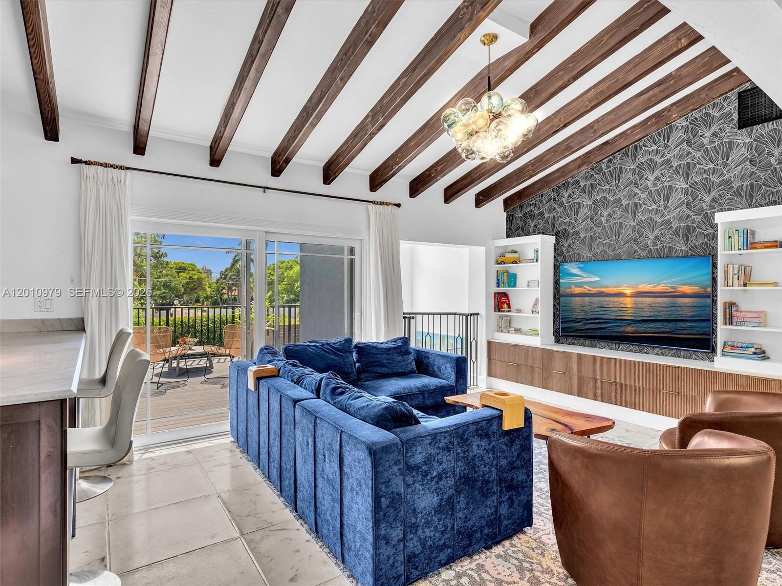 VICTORIA HIGHLANDS - Residential