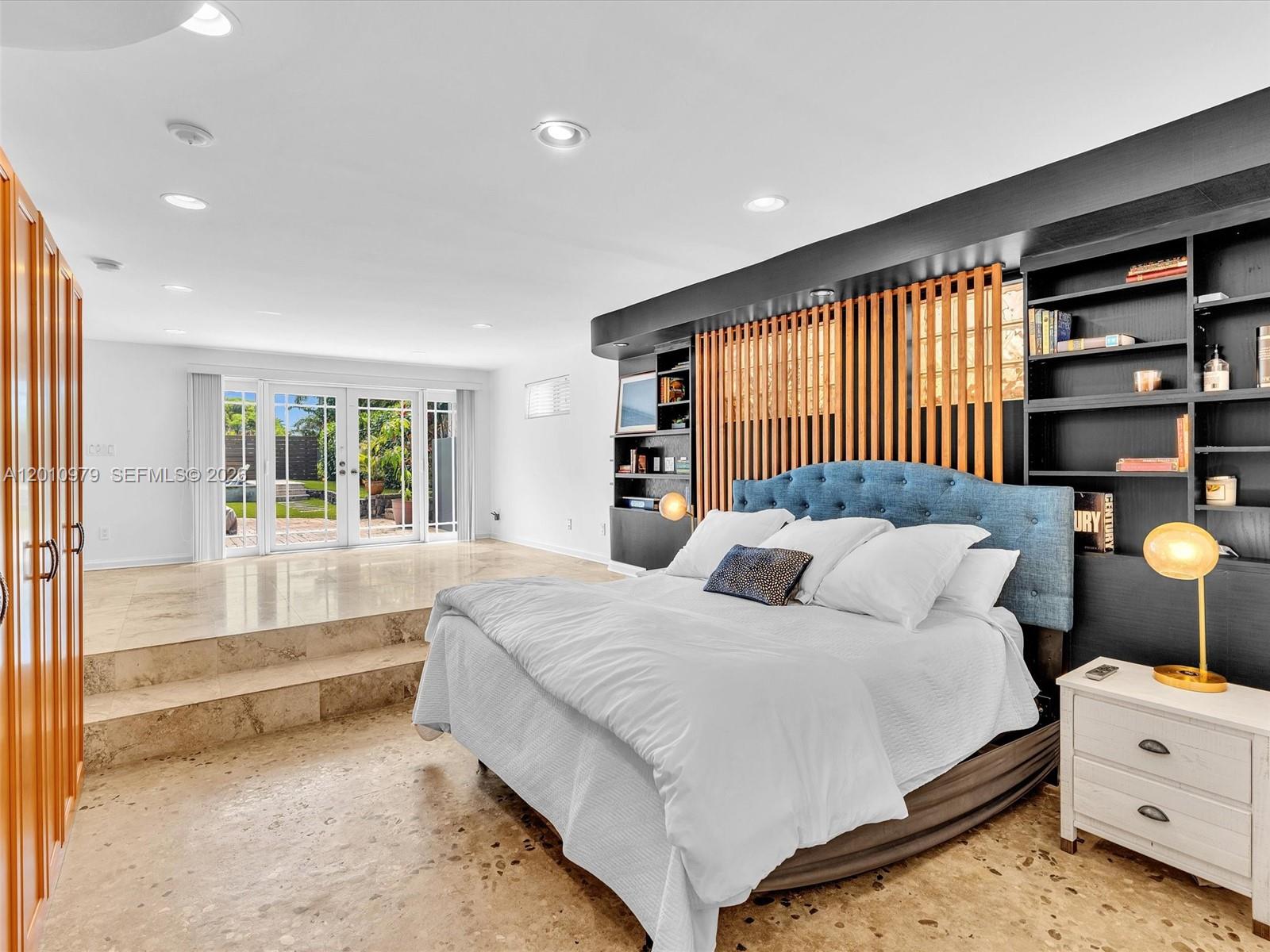 VICTORIA HIGHLANDS - Residential