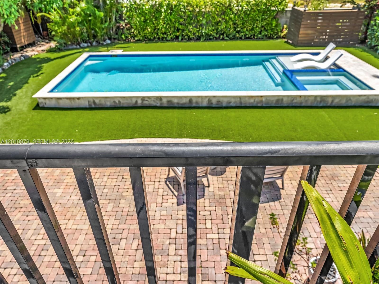 VICTORIA HIGHLANDS - Residential