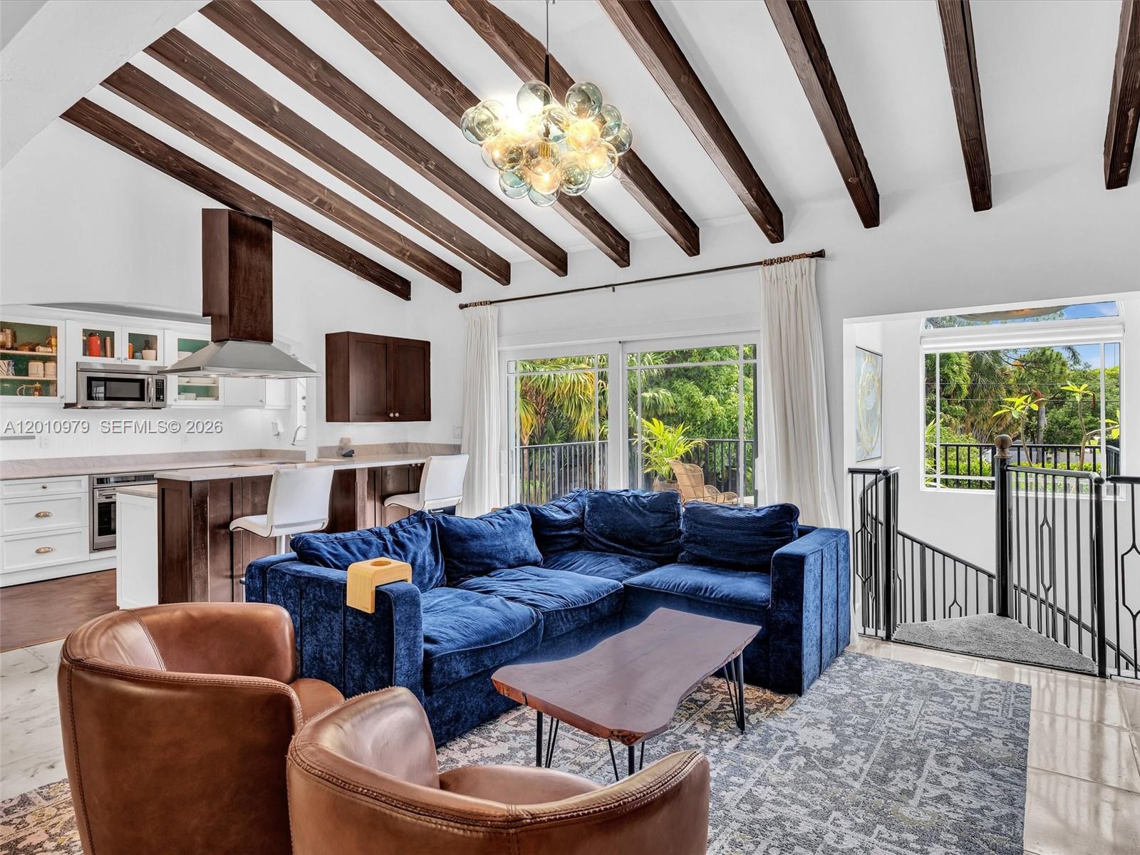 VICTORIA HIGHLANDS - Residential