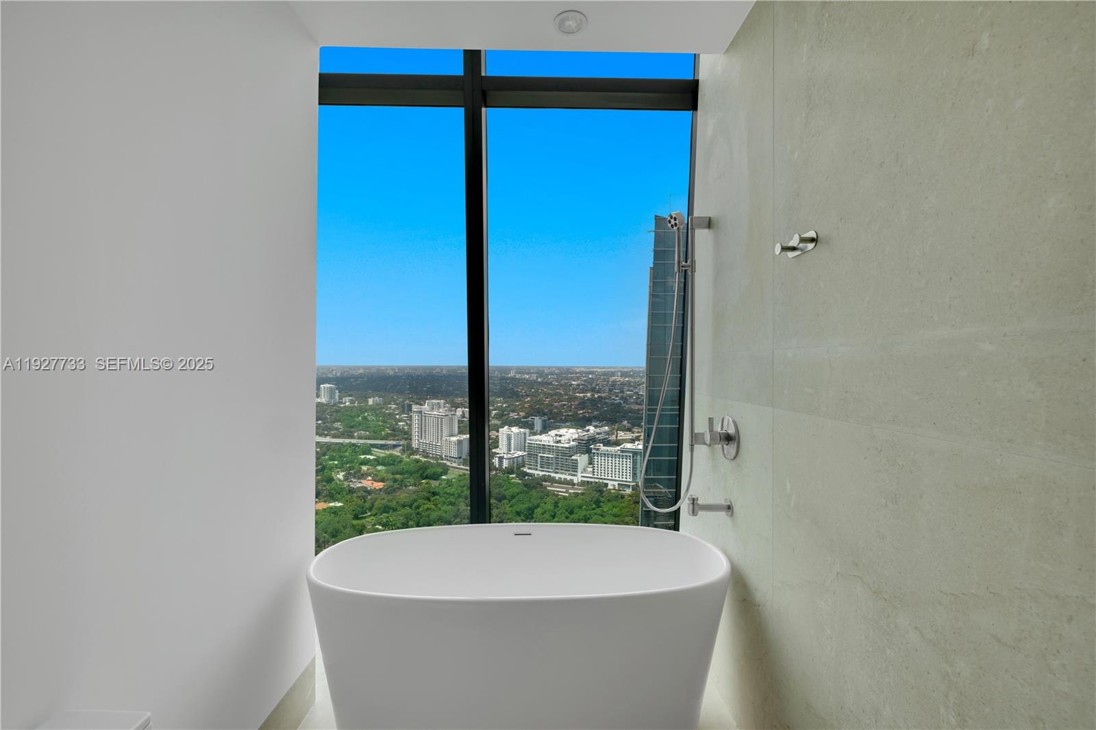 ECHO BRICKELL CONDO - Residential Lease