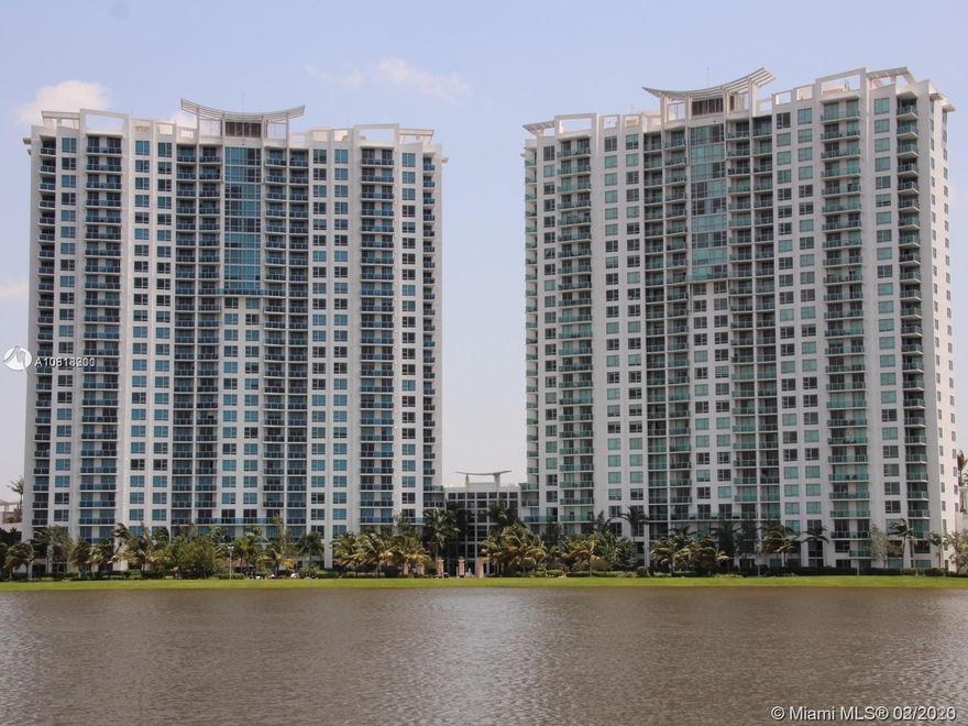 MUST SEE IT!!! SPECTACULAR LAKE VIEW FROM THIS AMAZING APARTMENT 1BEDROOM/2 FULL BATHROOMS AND DEN. HUGE BALCONY. WASHER AND DRYER. ALL PORCELAIN TILES, WALKING CLOSET, EUROPEAN KITCHEN, GRANITE COUNTERTOPS, STAINLESS STEEL APPLIANCES, 1 COVERED PARKING. RESORT STYLE AMENITIES, POOL, CABANAS, SPA, SAUNA, GYM, TENNIS COURT, CONFERENCE ROOM, PARTY ROOM, POOL TABLES, PUTTING GREEN, PLAYGROUND, LOBBY ATTENDANCE, SECURITY AND MUCH MORE!!! BUILDING LOCATED ACROSS THE STREET FROM SUPER FROM SUPER TARGET AT SAWGRASS MILLS MALL.