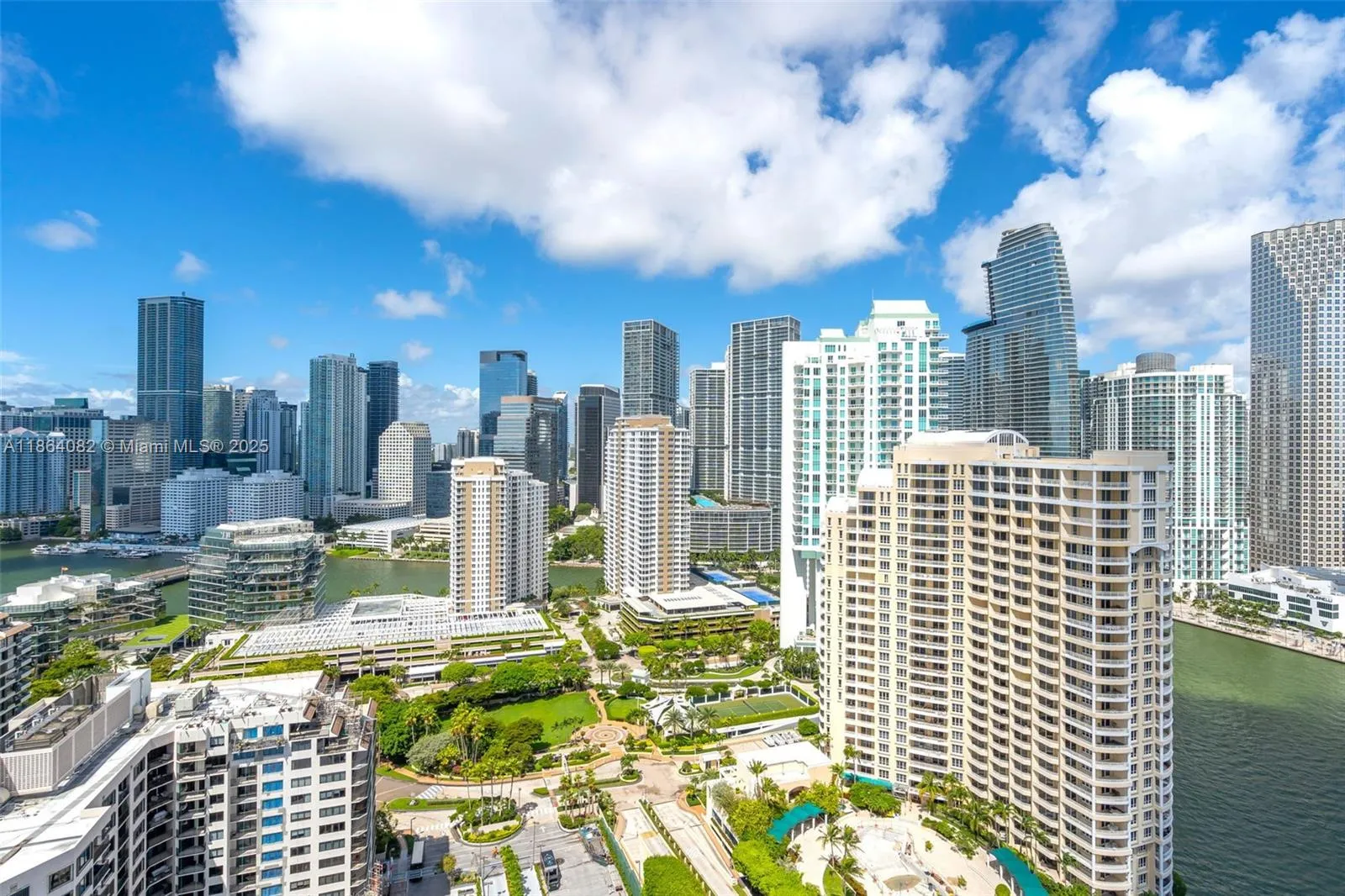 Miami, Florida 33131, United States, 2 Bedrooms Bedrooms, ,3 BathroomsBathrooms,Residential,Active,197939