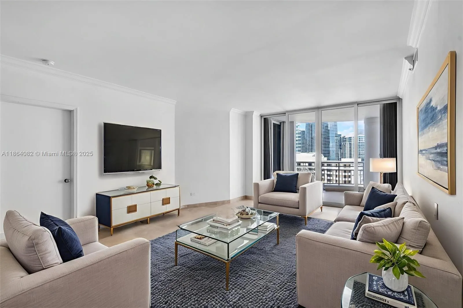 Miami, Florida 33131, United States, 2 Bedrooms Bedrooms, ,3 BathroomsBathrooms,Residential,Active,197939