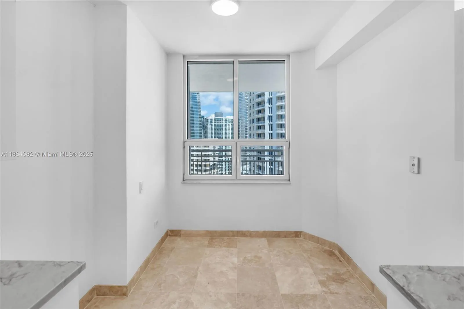 Miami, Florida 33131, United States, 2 Bedrooms Bedrooms, ,3 BathroomsBathrooms,Residential,Active,197939