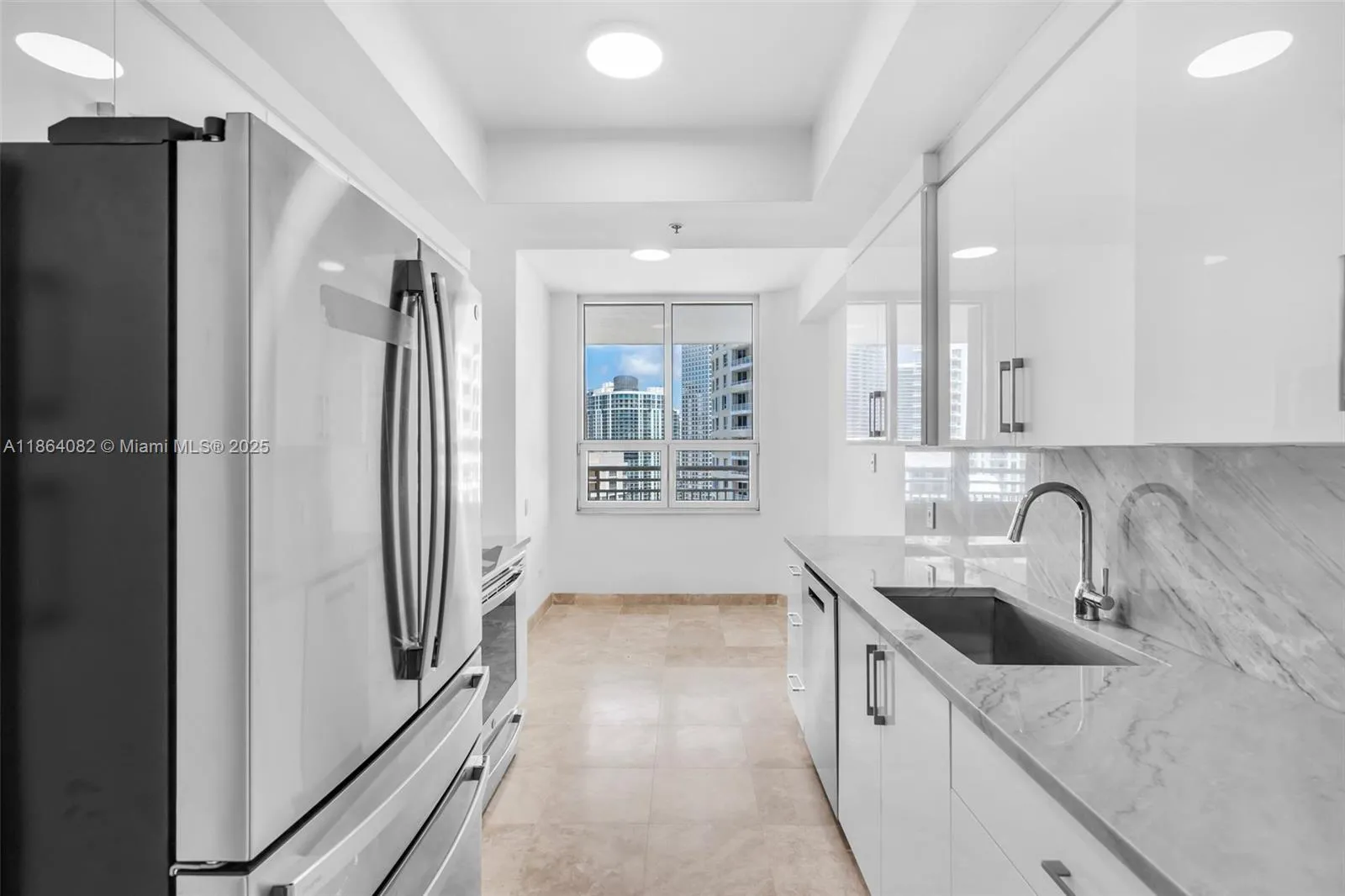 Miami, Florida 33131, United States, 2 Bedrooms Bedrooms, ,3 BathroomsBathrooms,Residential,Active,197939