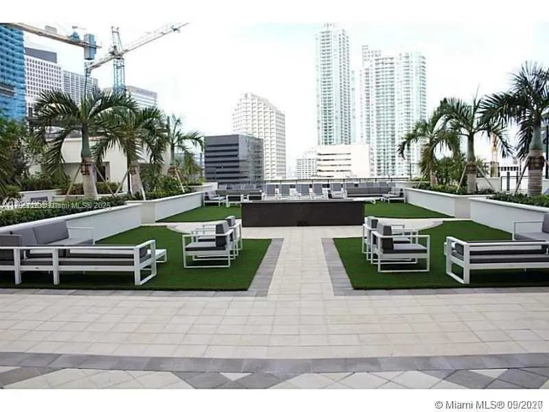 Miami, Florida 33130, United States, 2 Bedrooms Bedrooms, ,2 BathroomsBathrooms,Residential,Active,122110