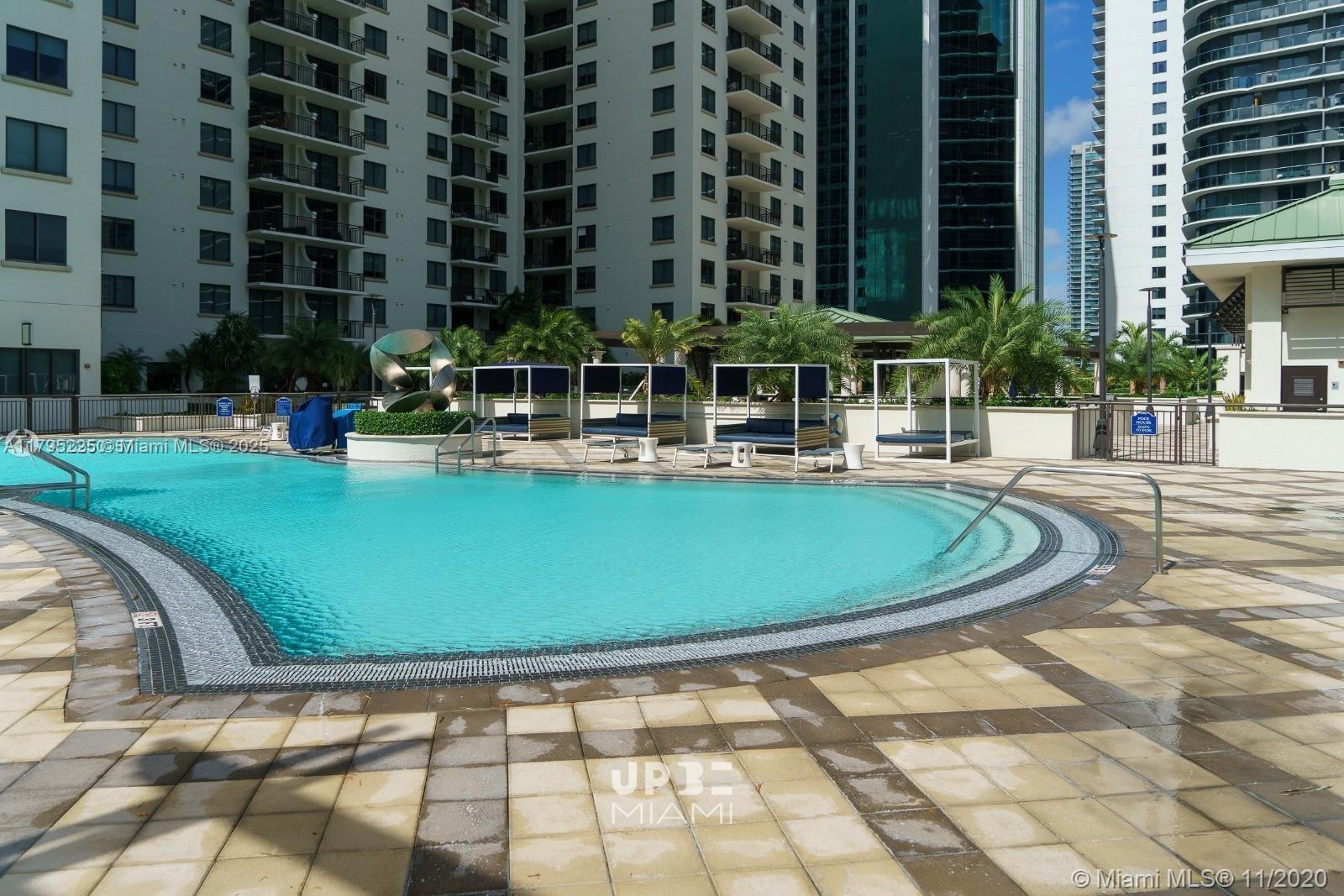 999 SW 1st Ave 1812