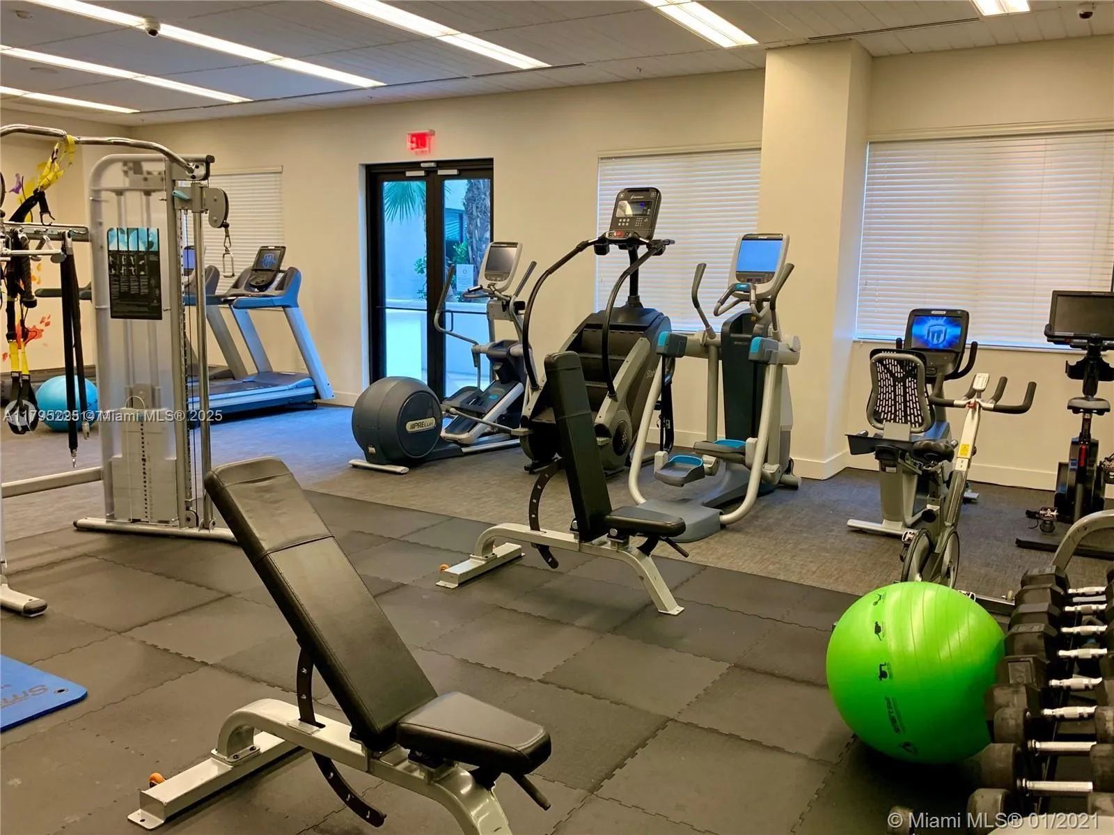 Miami, Florida 33130, United States, 2 Bedrooms Bedrooms, ,2 BathroomsBathrooms,Residential,Active,122110