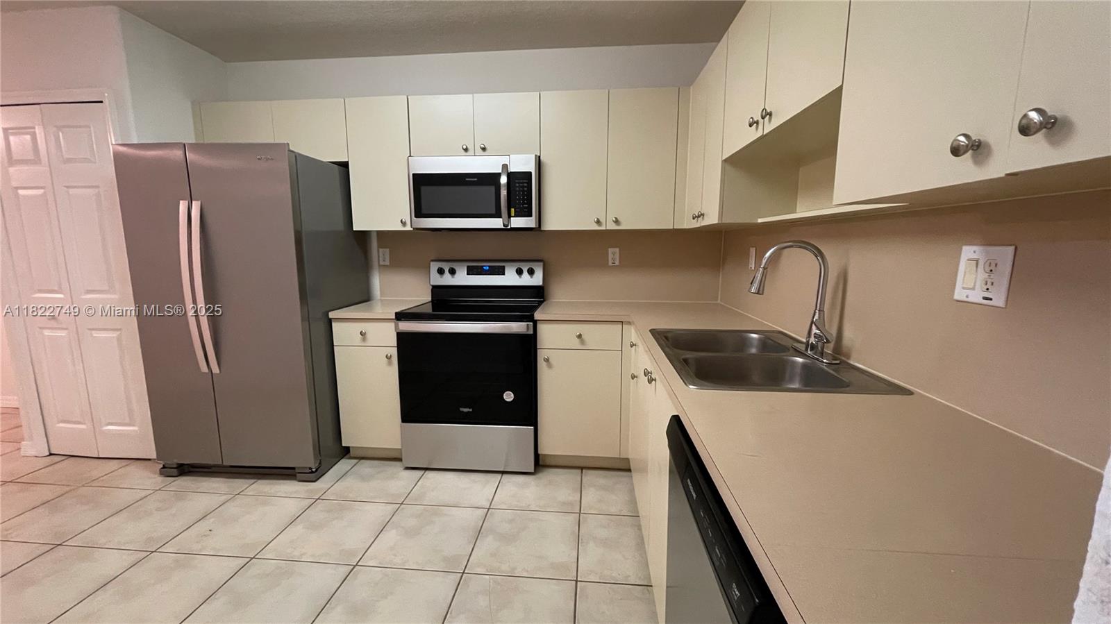 11530 NW 48th Ter