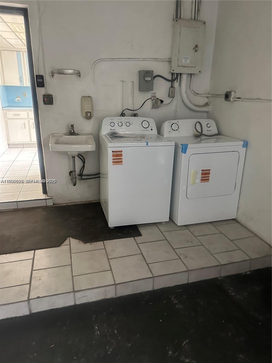 WASHINGTON PARK HALLANDAL - Residential