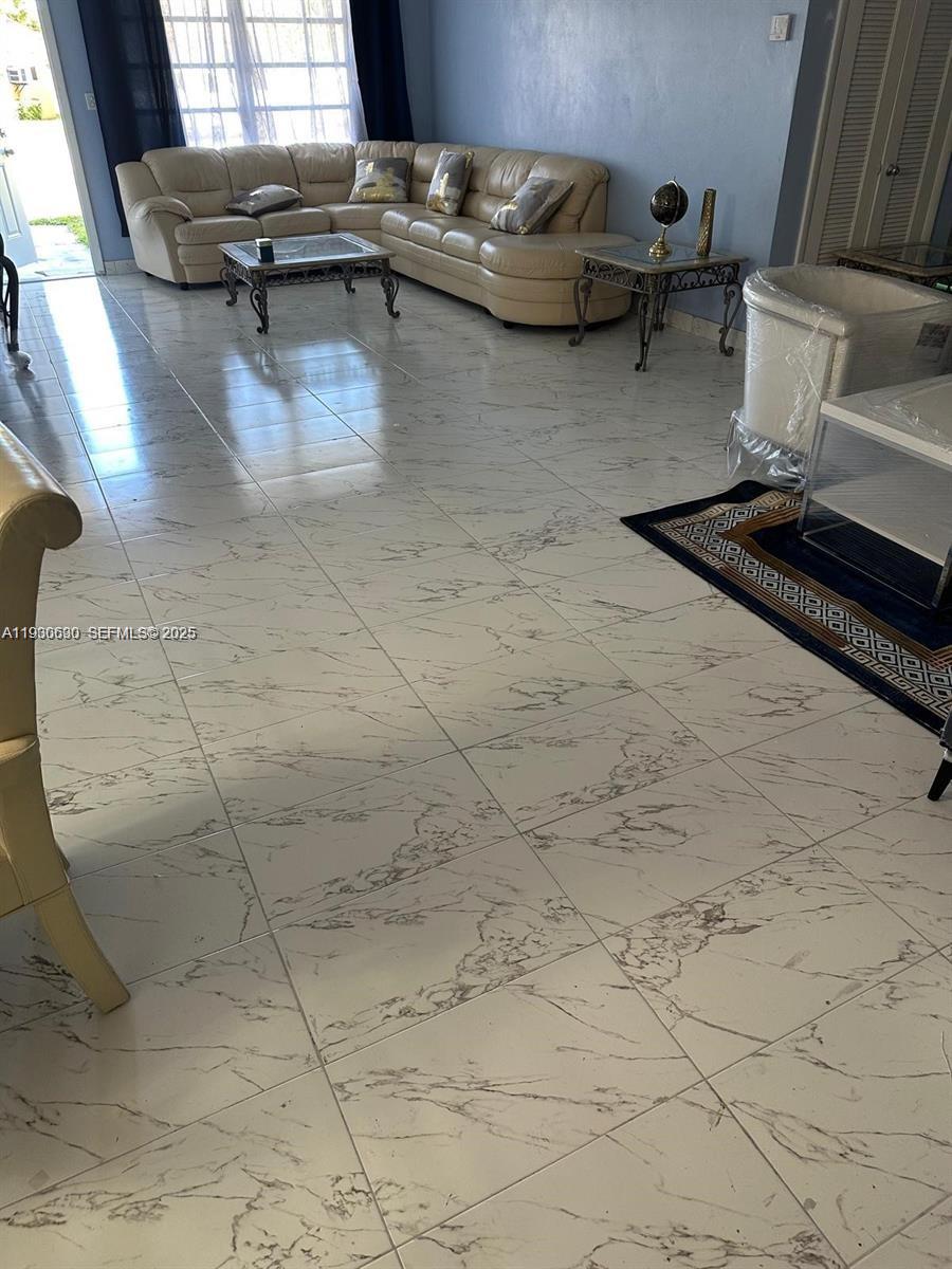 WASHINGTON PARK HALLANDAL - Residential