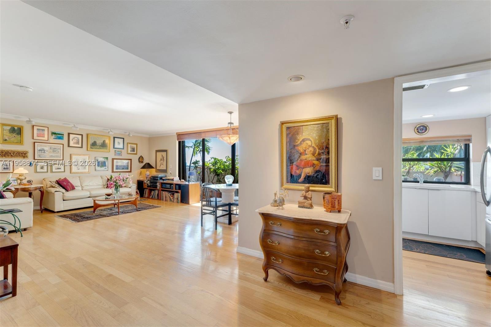 BAYVIEW TOWER CONDO - Residential