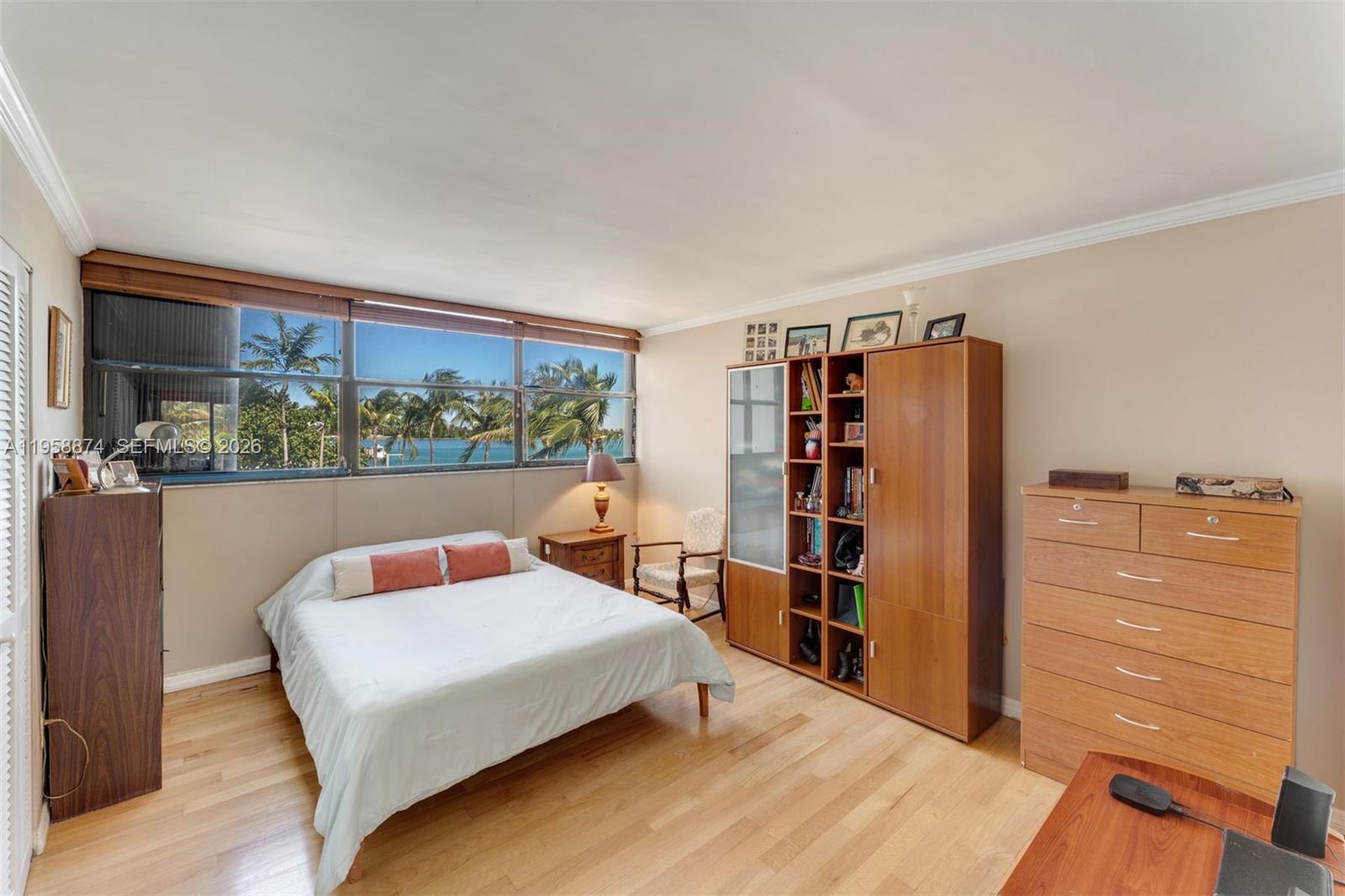 BAYVIEW TOWER CONDO - Residential