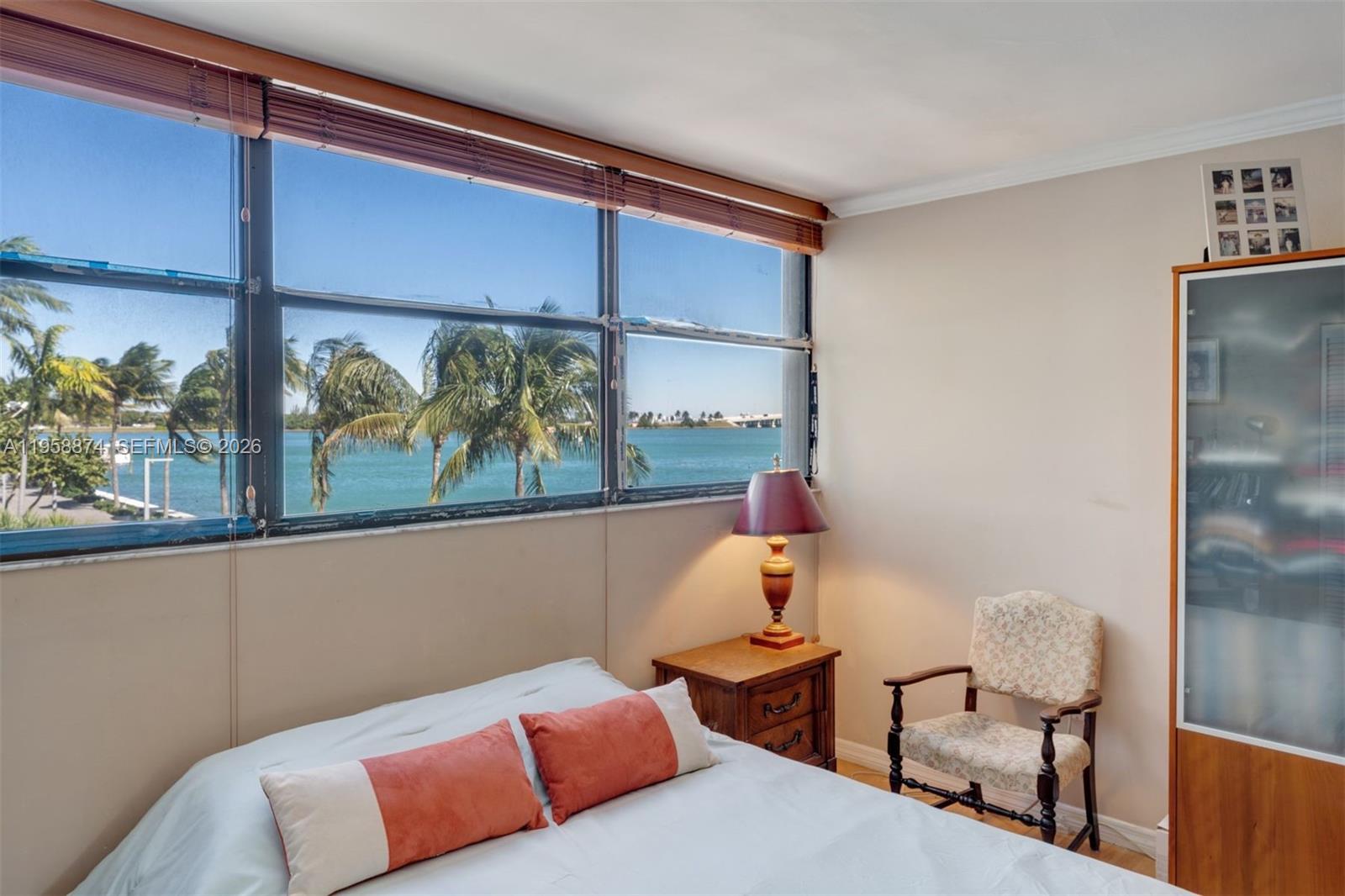 BAYVIEW TOWER CONDO - Residential