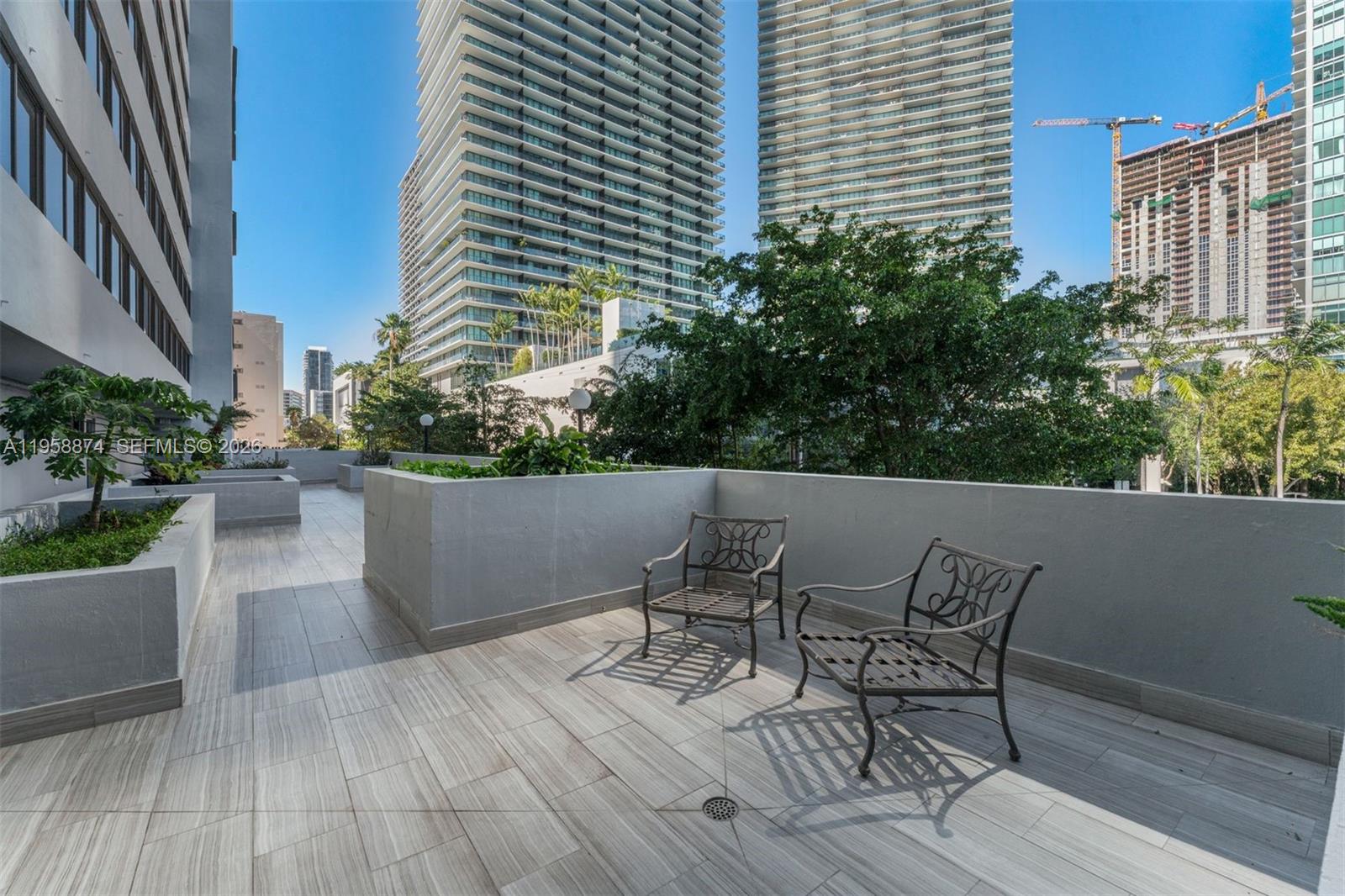 BAYVIEW TOWER CONDO - Residential