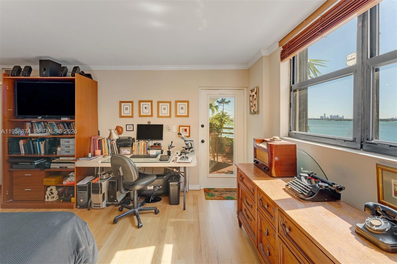 BAYVIEW TOWER CONDO - Residential