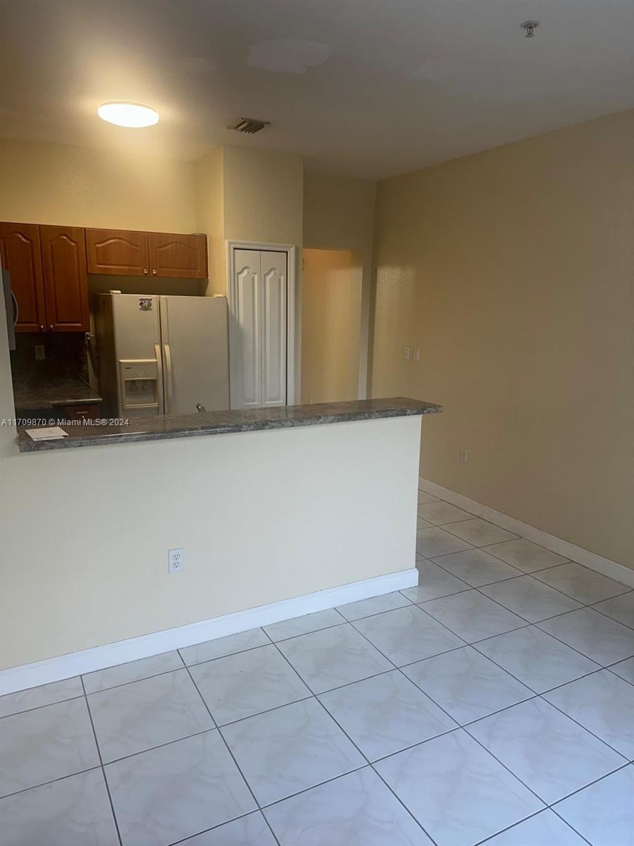 SHOMA HOMES AT COUNTRY CL - Residential Lease