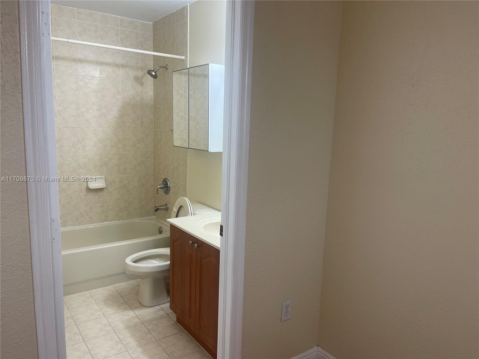 SHOMA HOMES AT COUNTRY CL - Residential Lease