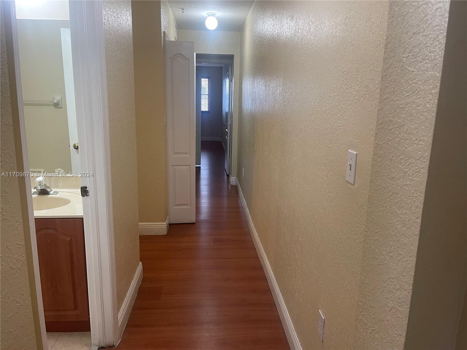 SHOMA HOMES AT COUNTRY CL - Residential Lease