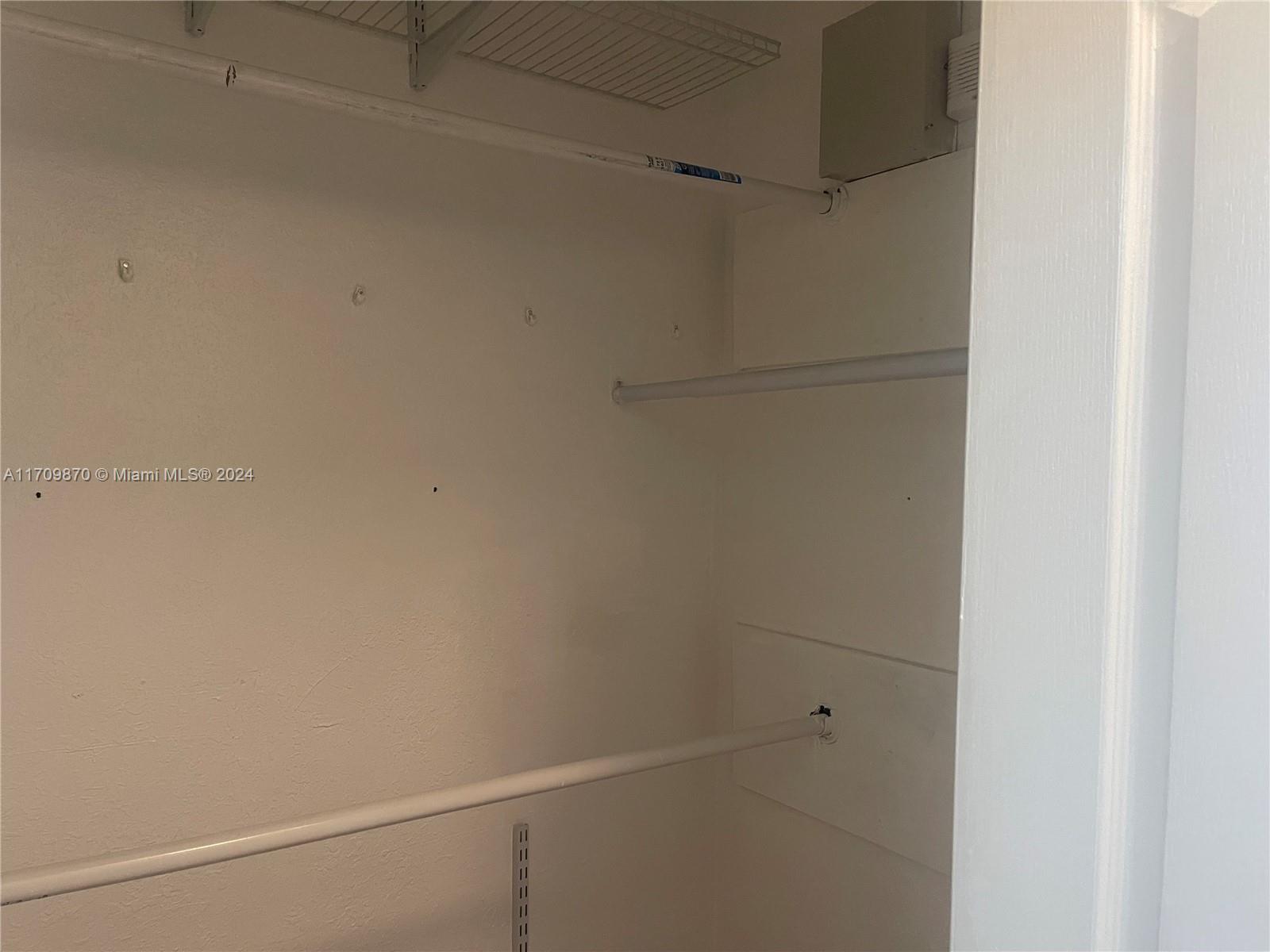 SHOMA HOMES AT COUNTRY CL - Residential Lease