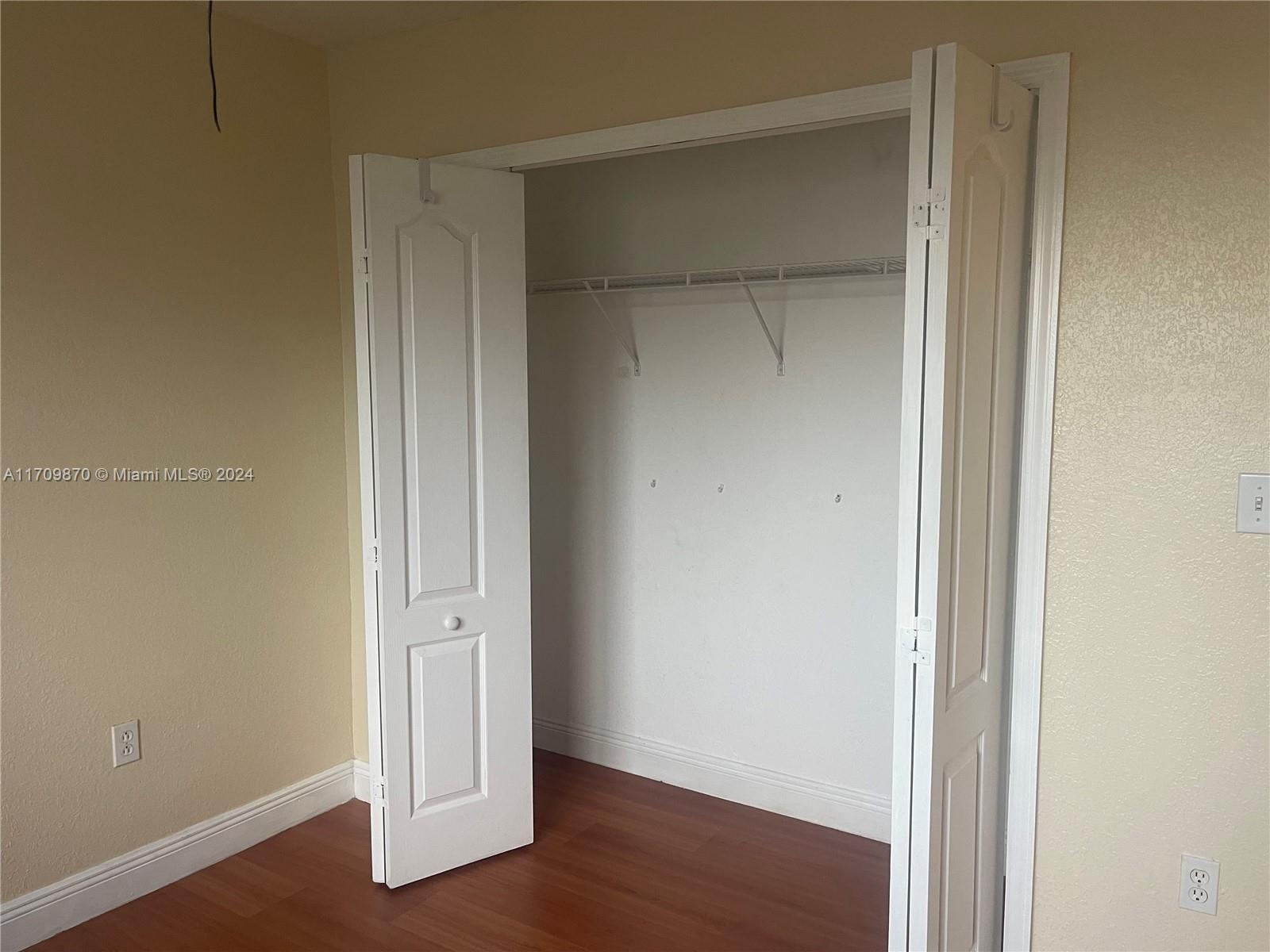 SHOMA HOMES AT COUNTRY CL - Residential Lease