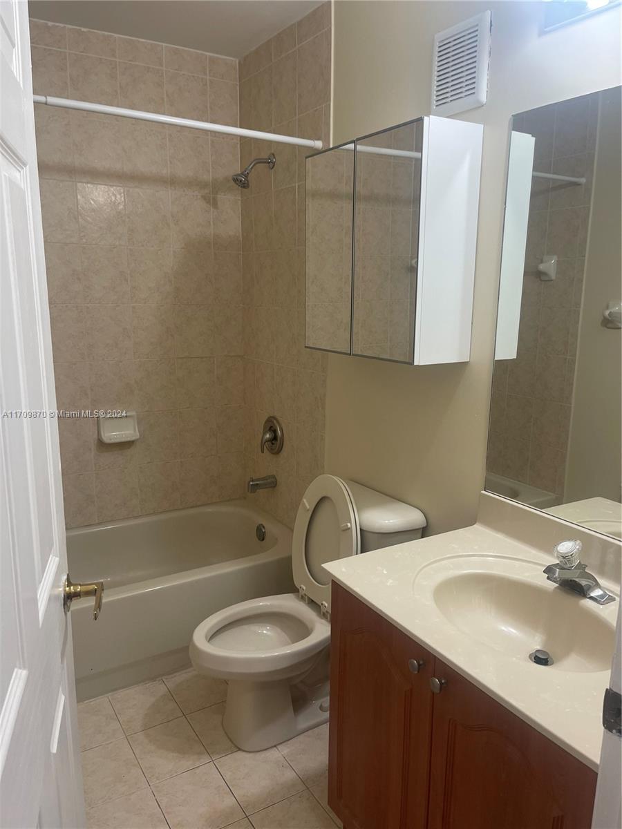 SHOMA HOMES AT COUNTRY CL - Residential Lease