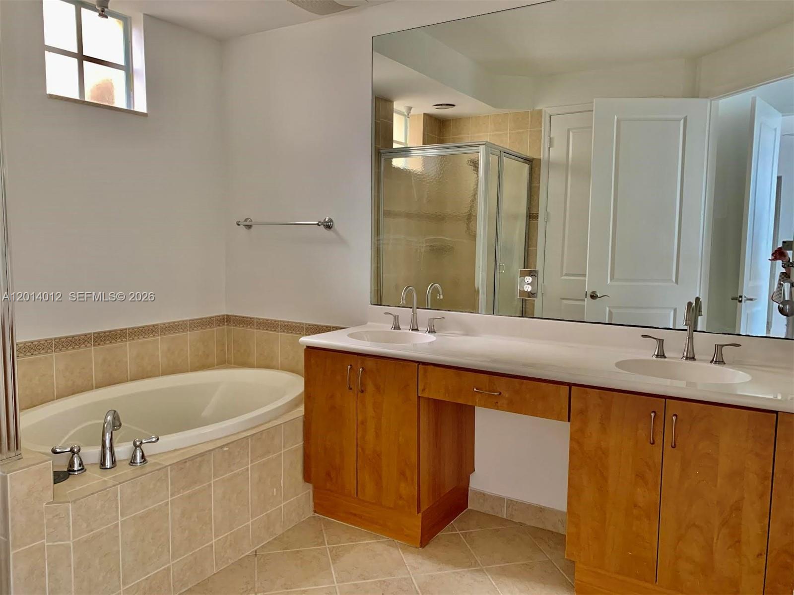 VILLA CARRARA CONDO - Residential