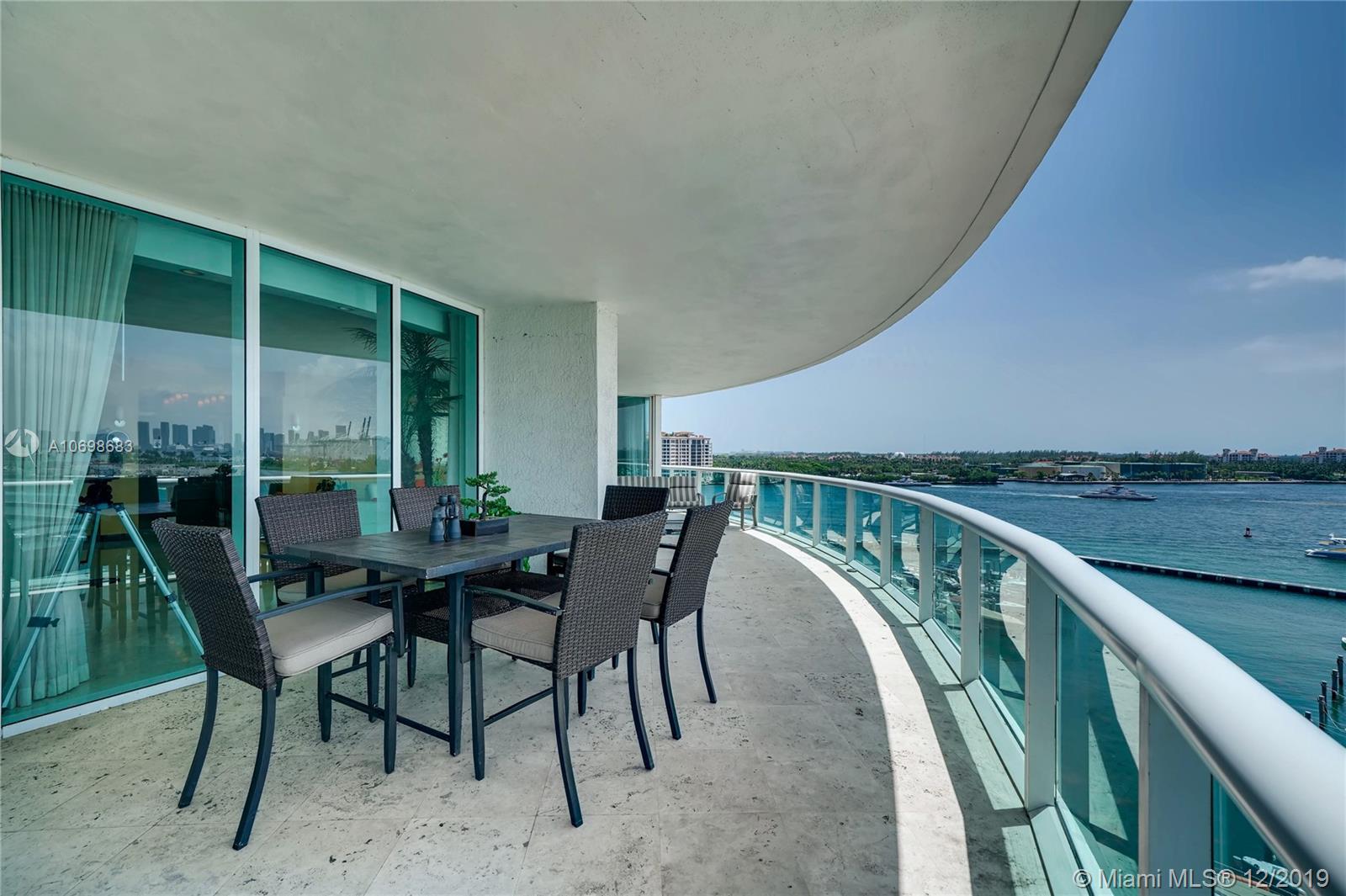 Step off the elevator into your private foyer, before entering your castle in the sky. Enjoy 3365 sq ft of modern luxury, marble floors, Miele & Sub Zero appliances, 9 ft floor to ceiling windows, generous 14 ft deep balcony, perfect for entertaining & soaking in those incredible, never to be built out views. Watch cruise ships sail right by you heading to the Caribbean. Endless views stretch all the way from Downtown to Fisher Island and over to the blue waters of the Atlantic Ocean. Live surrounded by natural light, wake up to sea and sky. The highly sought after Murano Portofino is all about 5 star luxury. 2 pools, 2 tennis courts, Jacuzzi, 2 level gym with state of the art equipment & private trainers. Stunning lobby by Piero Lissoni is currently in progress. 2nd pool opening soon.