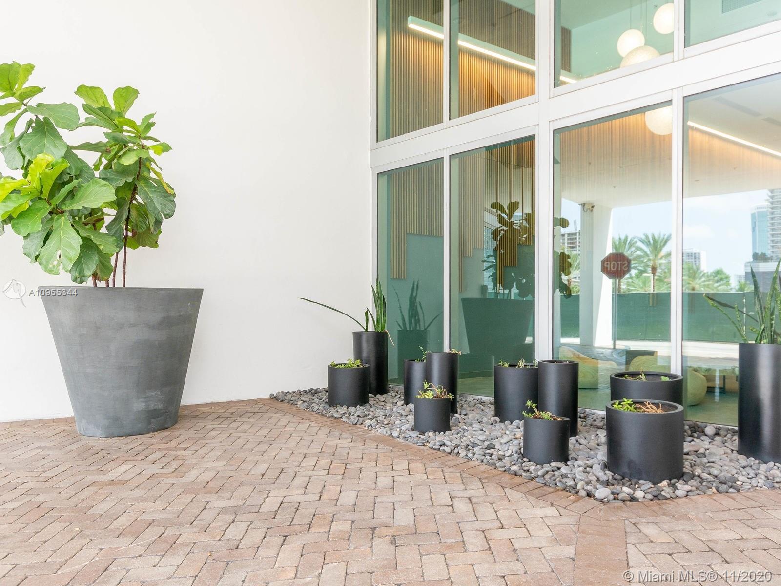 WIND CONDO - Residential Lease