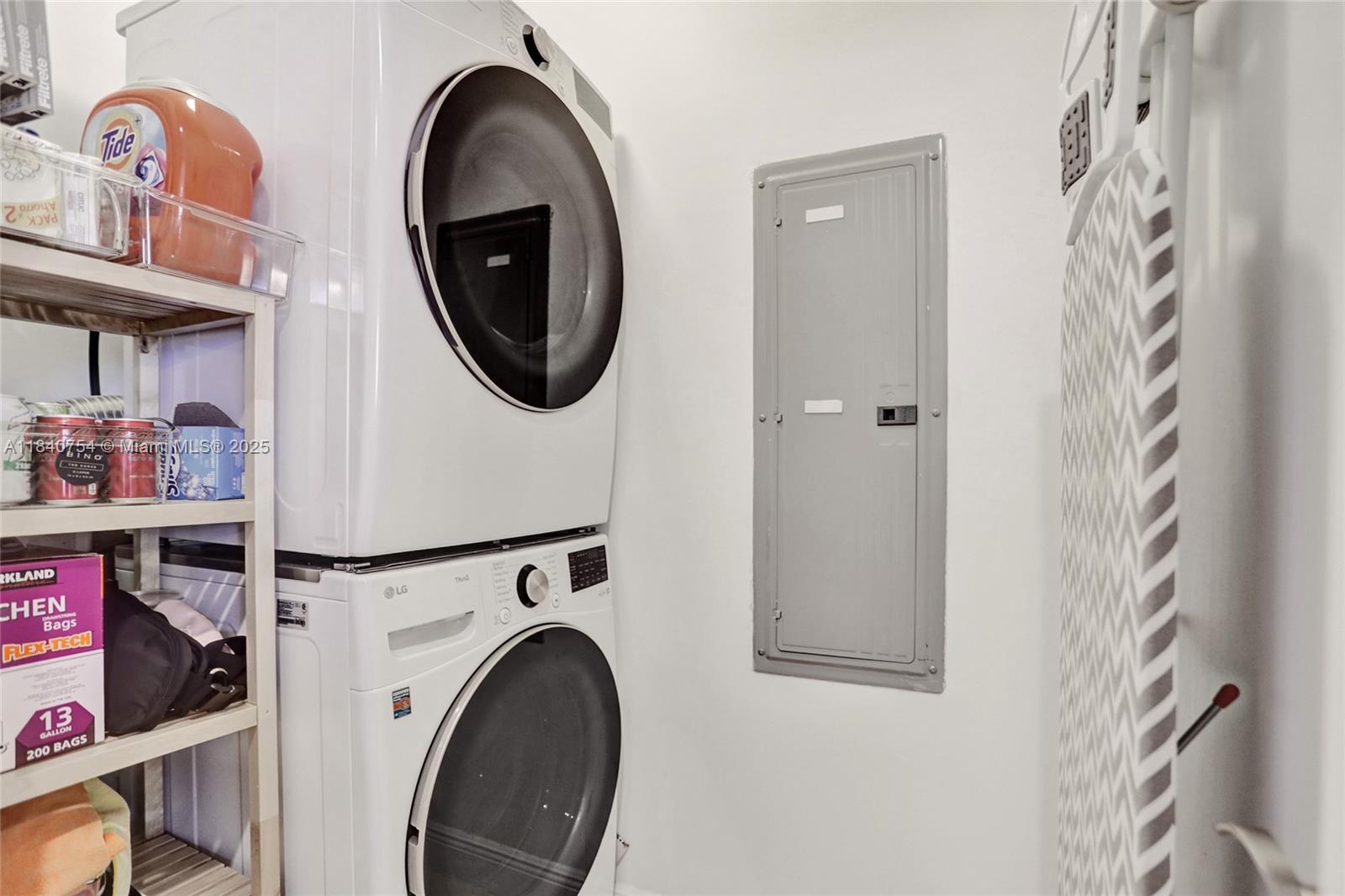 TDR TOWER II CONDO - Residential Lease