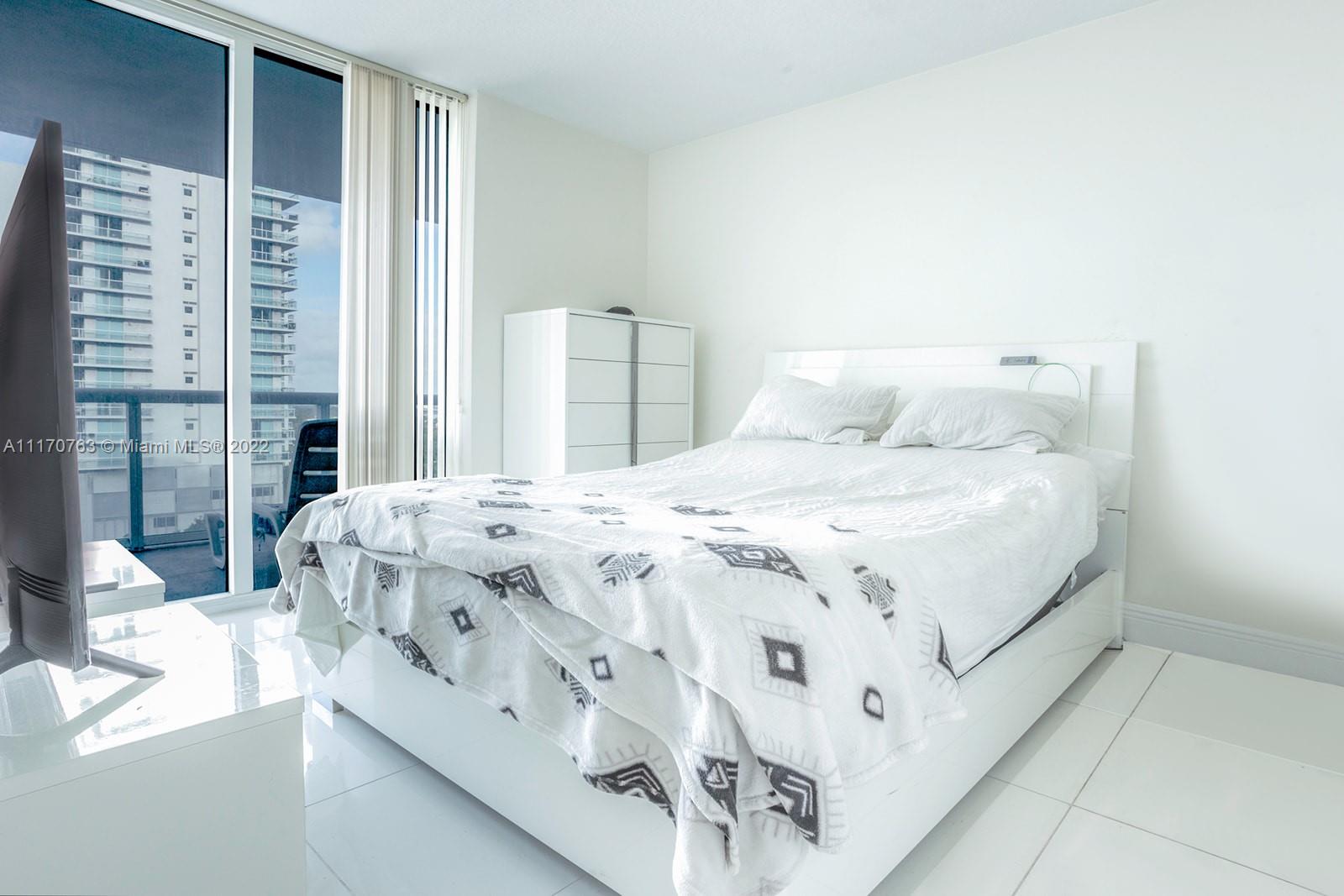 TERRAZAS RIVERPARK VILLAG - Residential