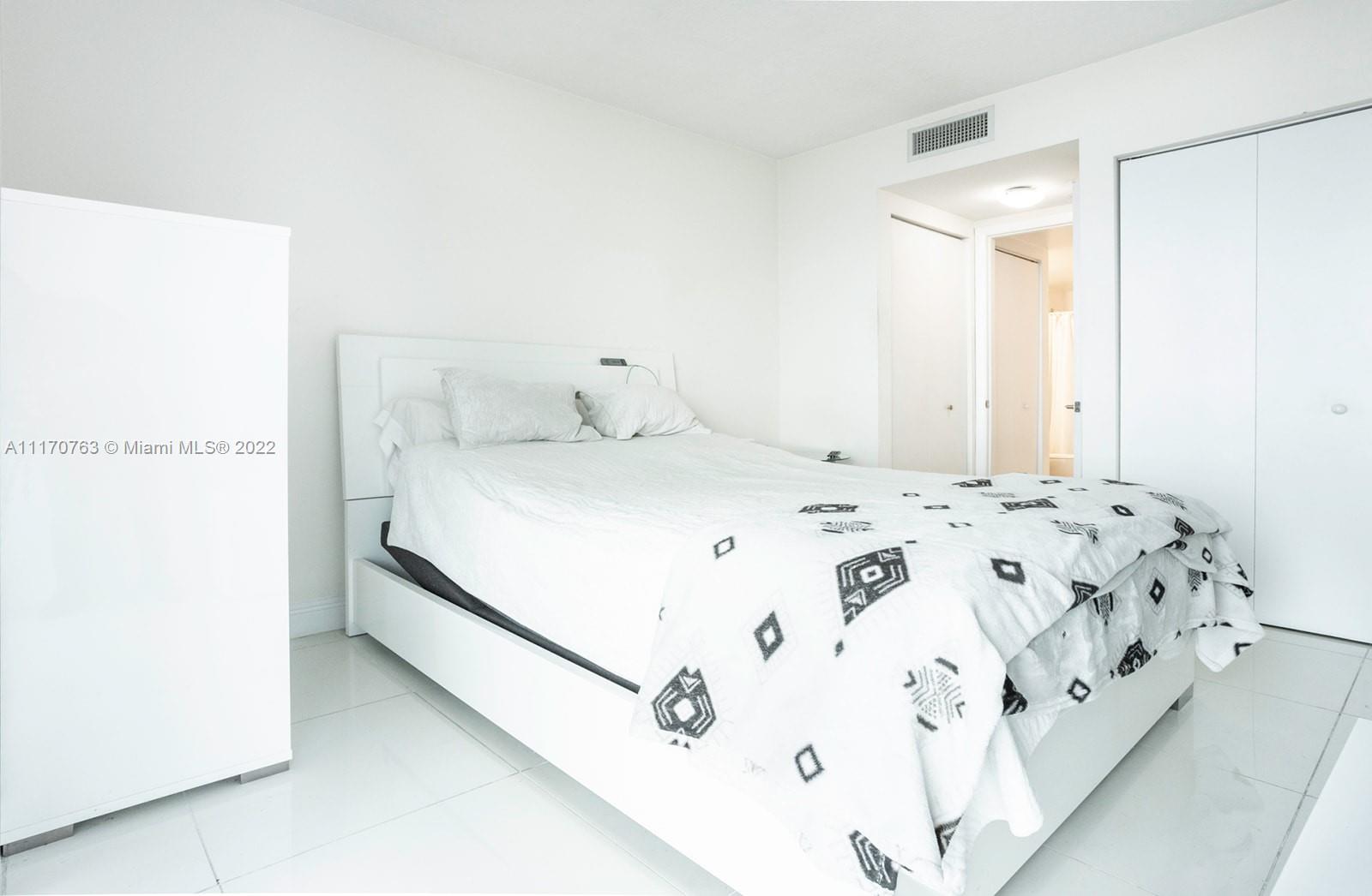 TERRAZAS RIVERPARK VILLAG - Residential