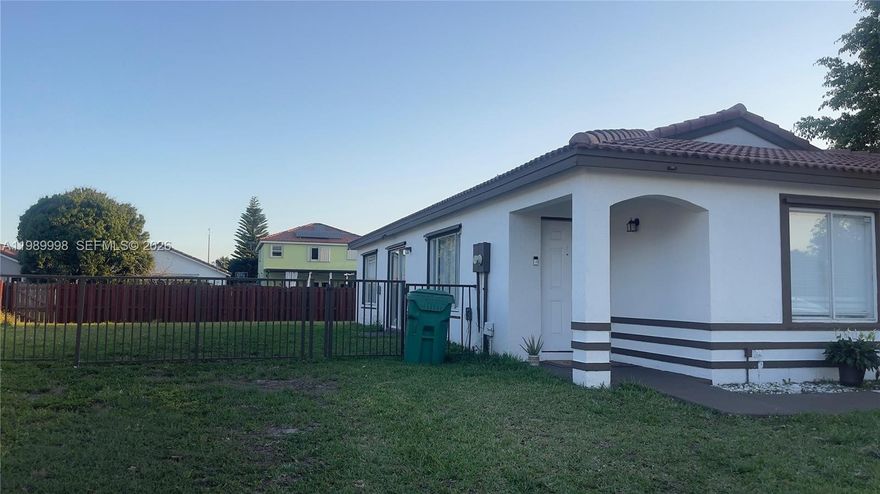 $10,000.00 Sellers credit for buyers closing cost at closing. unique  single-family home! open kitchen, 3 bathrooms, and two bathrooms. have the largest back yard lot in the community.  a single-family home with an open floor plan, a spacious kitchen, 3 baths, and a generously sized. Ideal for everyday living. Schedule a tour today!