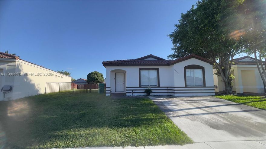 $10,000.00 Sellers credit for buyers closing cost at closing. unique  single-family home! open kitchen, 3 bathrooms, and two bathrooms. have the largest back yard lot in the community.  a single-family home with an open floor plan, a spacious kitchen, 3 baths, and a generously sized. Ideal for everyday living. Schedule a tour today!