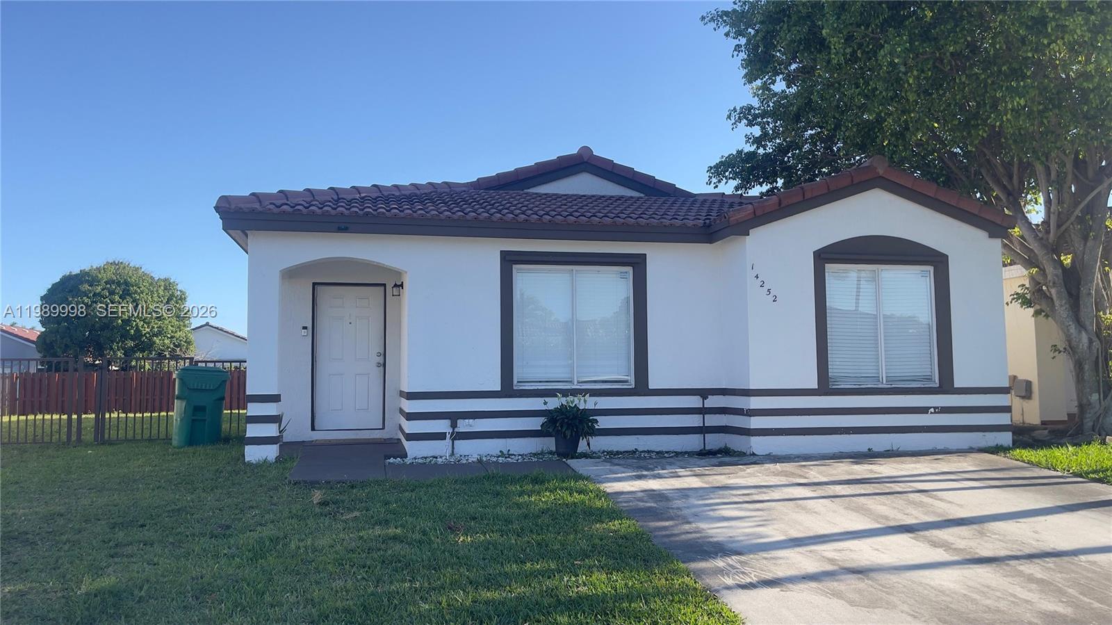 WEITZER SERENA LAKES WEST - Residential
