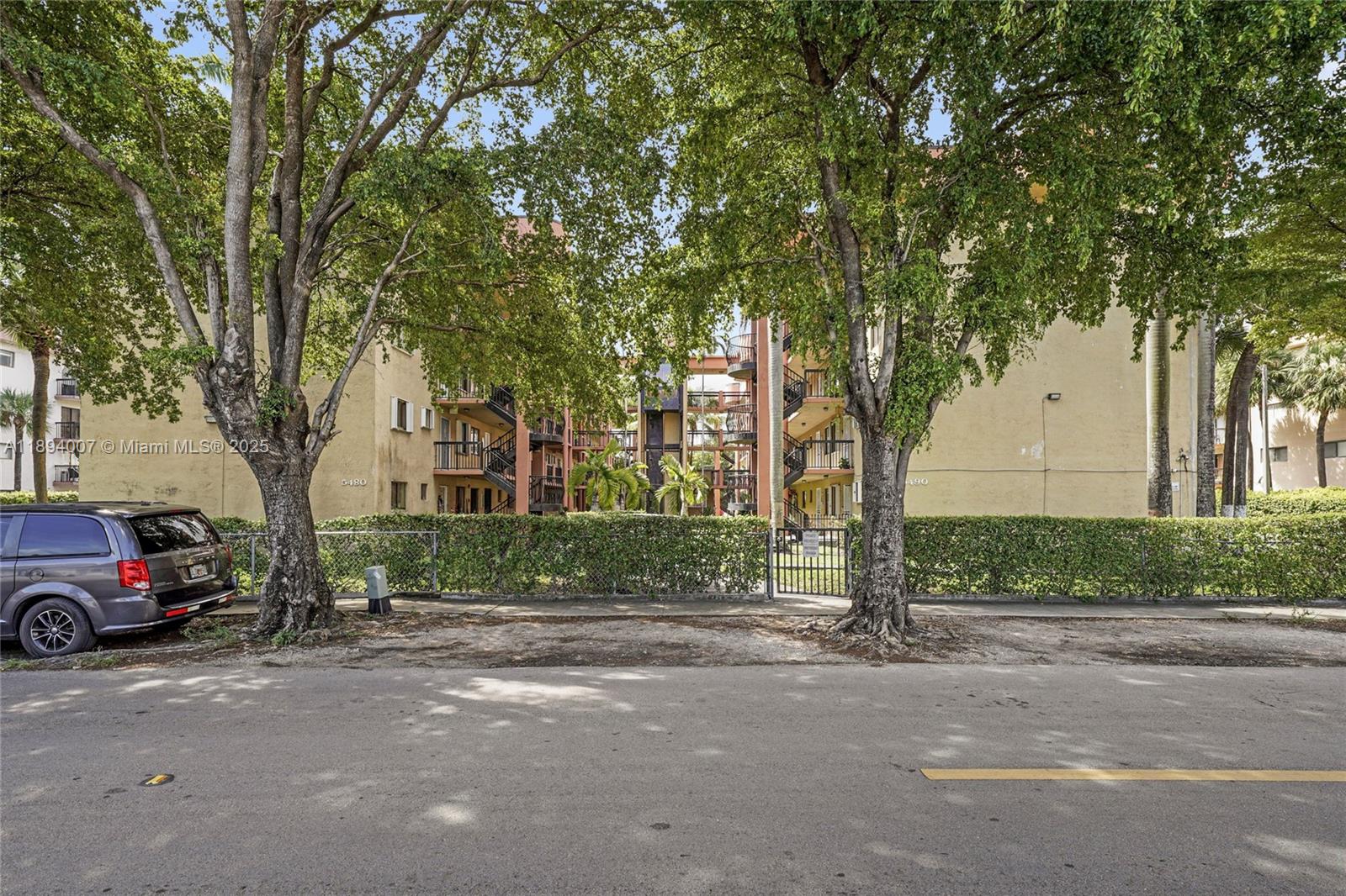 ALAMEDA TOWER 5 CONDO - Residential Lease